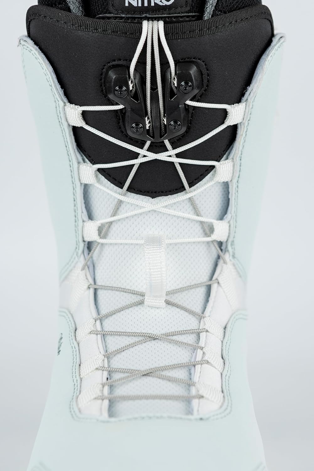 Close-up of Nitro Scala TLS lacing system