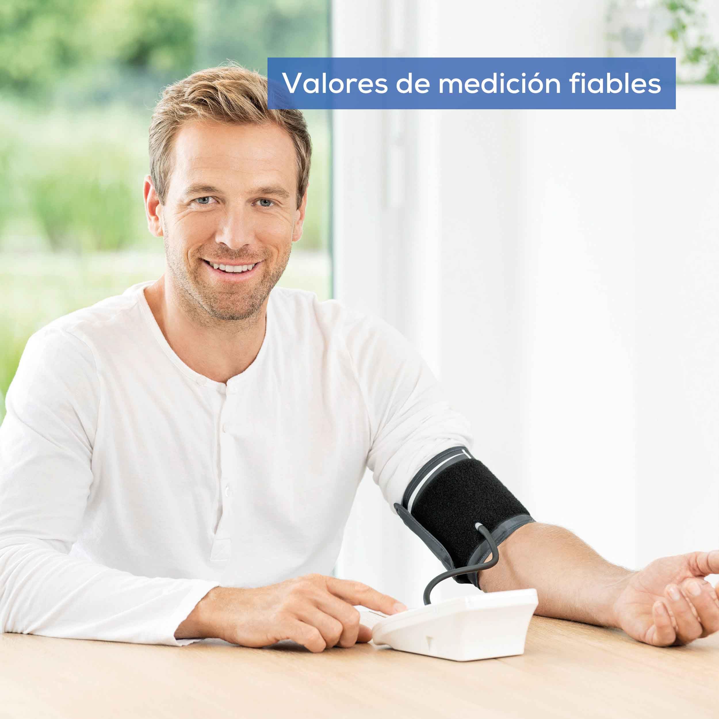 Beurer BM 26 Tensiómetro de brazo con manguito para circunferencias de brazo de 22-35 cm, indicador de riesgo, detección de arritmias, mensaje en caso de errores de aplicación