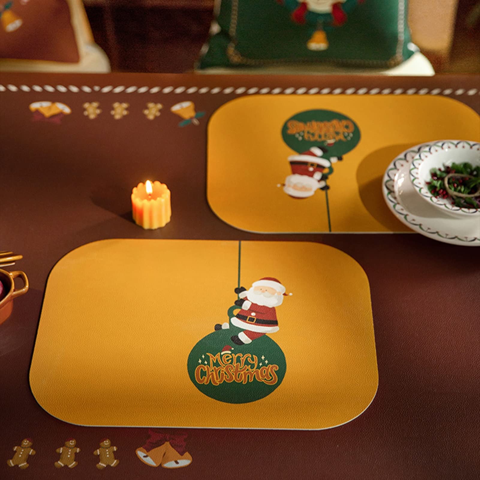 RENRUIRUI- Set De 6 Sets De Table De Noël, Sets De Table En Cuir PU Avec Motif Père Noël, Antidérapants, Résistants À La Chaleur, Faciles À Nettoyer Sets De Table Pour Table À Manger, Jaune