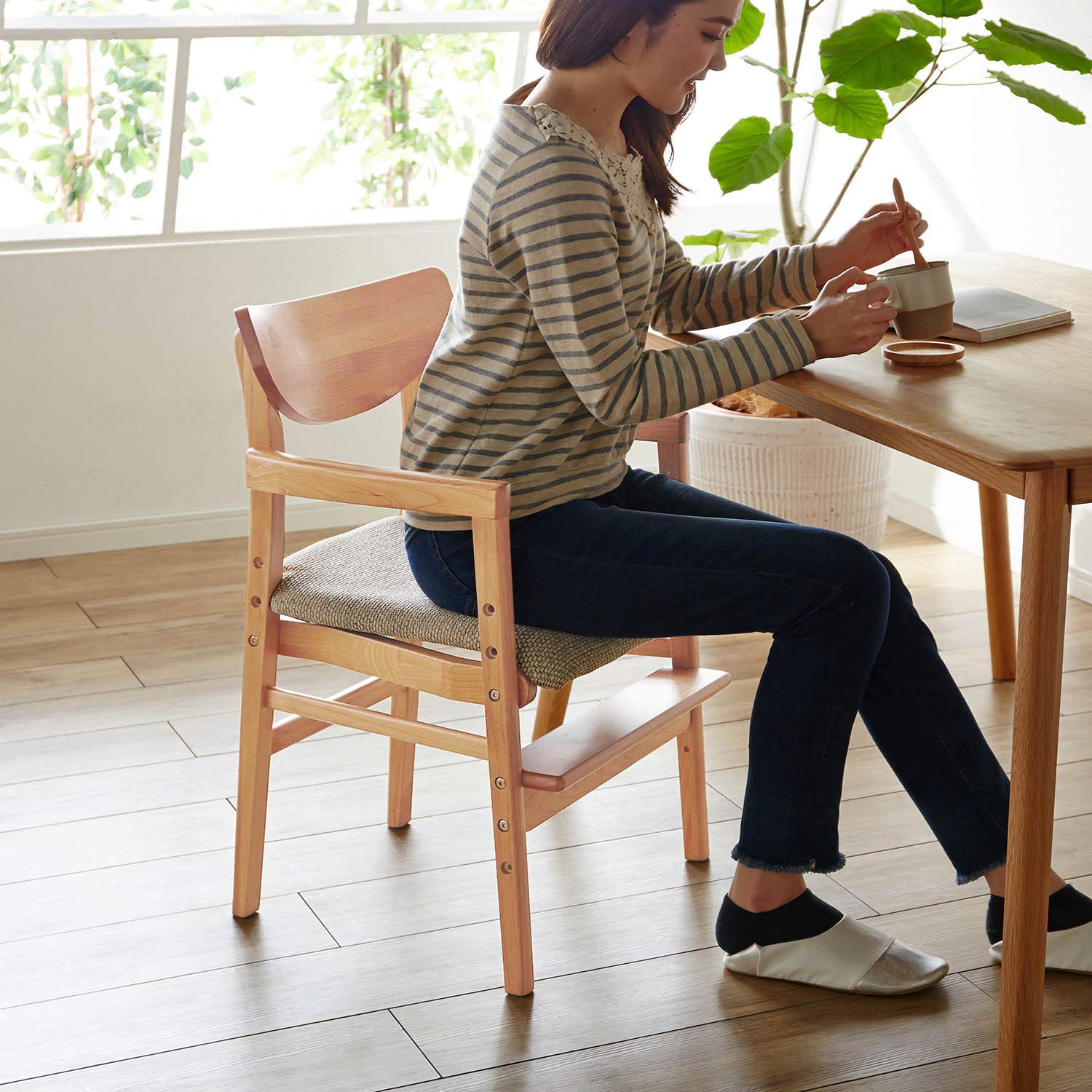 Amazon｜[ベルメゾン] ダイニングチェア アルダー材 座面可動 椅子