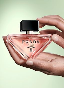 Amazon.co.jp: Prada Paradoxe Eau de parfum 90 ml / プラダ