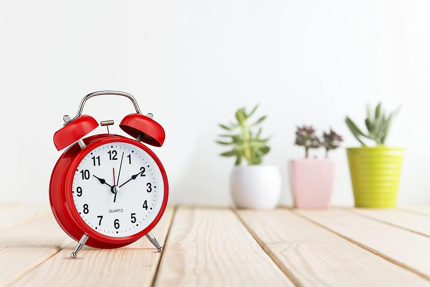 Bernhard Products Analog Alarm Clock 4" Twin Bell Vintage Red Silent Non-Ticking Quartz Battery Operated Extra Loud with Backlight for Bedside Table Desk, Retro Clocks Old Fashioned for Heavy Sleepers