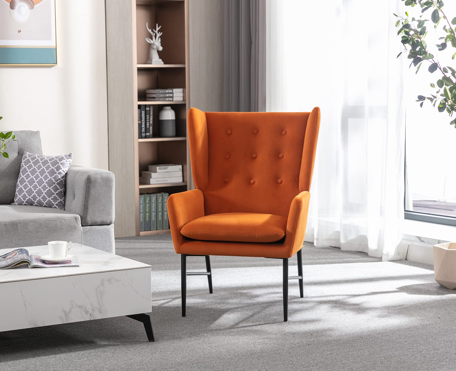 Wahson Sillón de Salón Relax Tapizado de Terciopelo con Reposabrazos Butaca de Ocio de Asiento Grueso con Patas Negras Metálicas para Sala de Estar/Balcón/Habitación(Naranja)