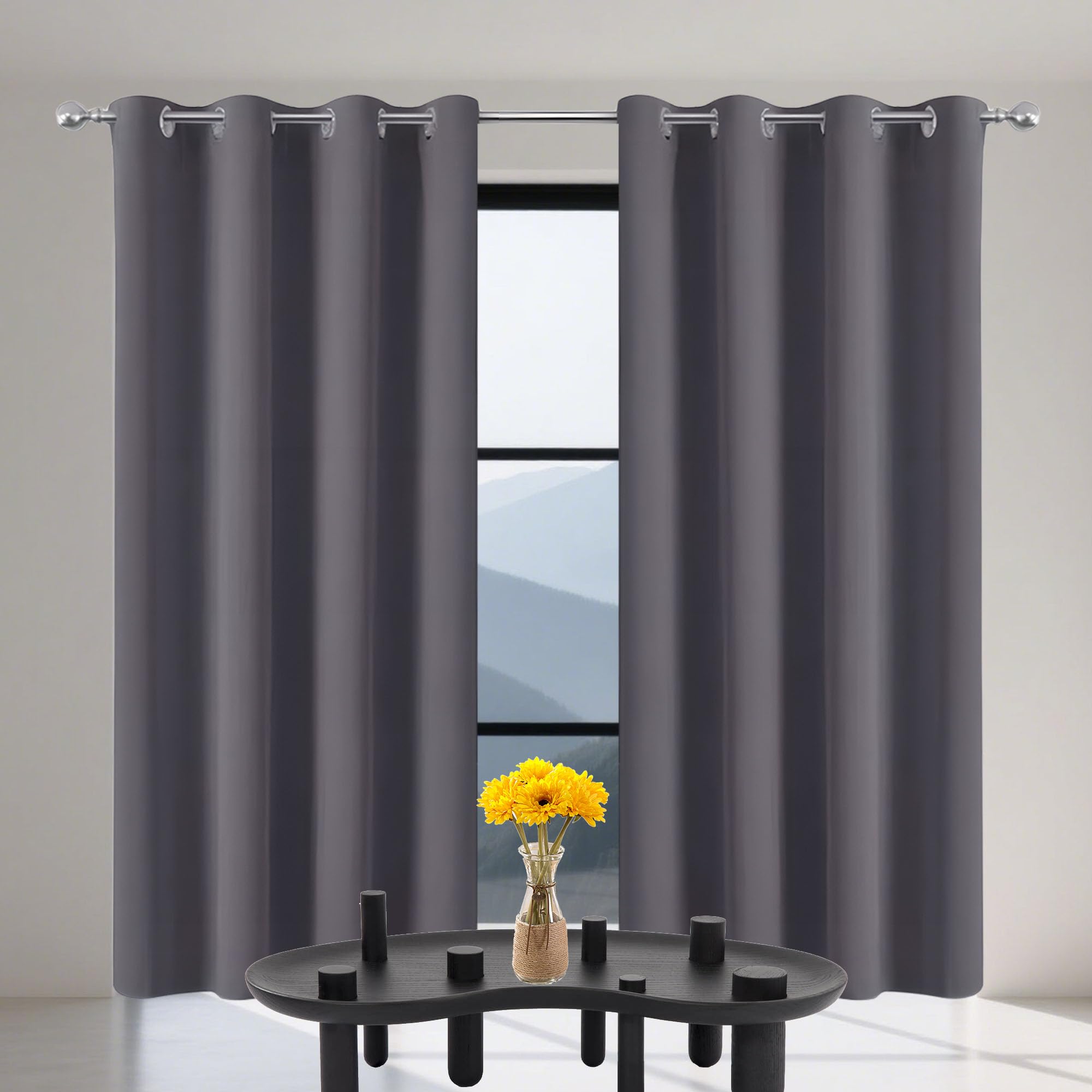 Rideaux à oeillets anti-froid pour isoler une pièce de la chaleur et de la lumière