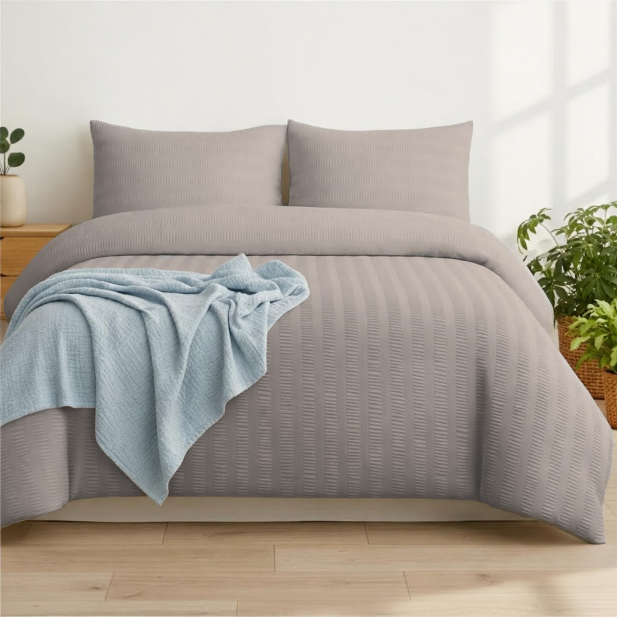 Q&H Bedding Super King Seersucker Duvet Cover Set - Silver Quilt Cover Brushed Microfiber with Pillowcase - Multiple Sizes Complete Bedding Set - Soft & Breathable, Easy Care & Machine Washable