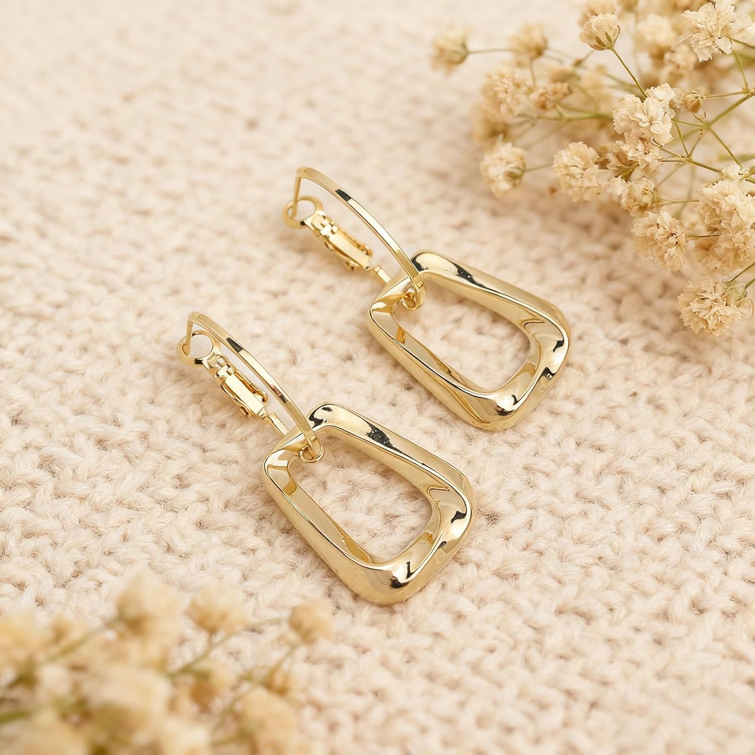 Sonateomber Gold Twisted Square Dangle Hoop Earrings for Women, Vintage Statement Polished Lightweight Dangling Earring Prom Accessories Fashion Jewelry Gift - Image 6