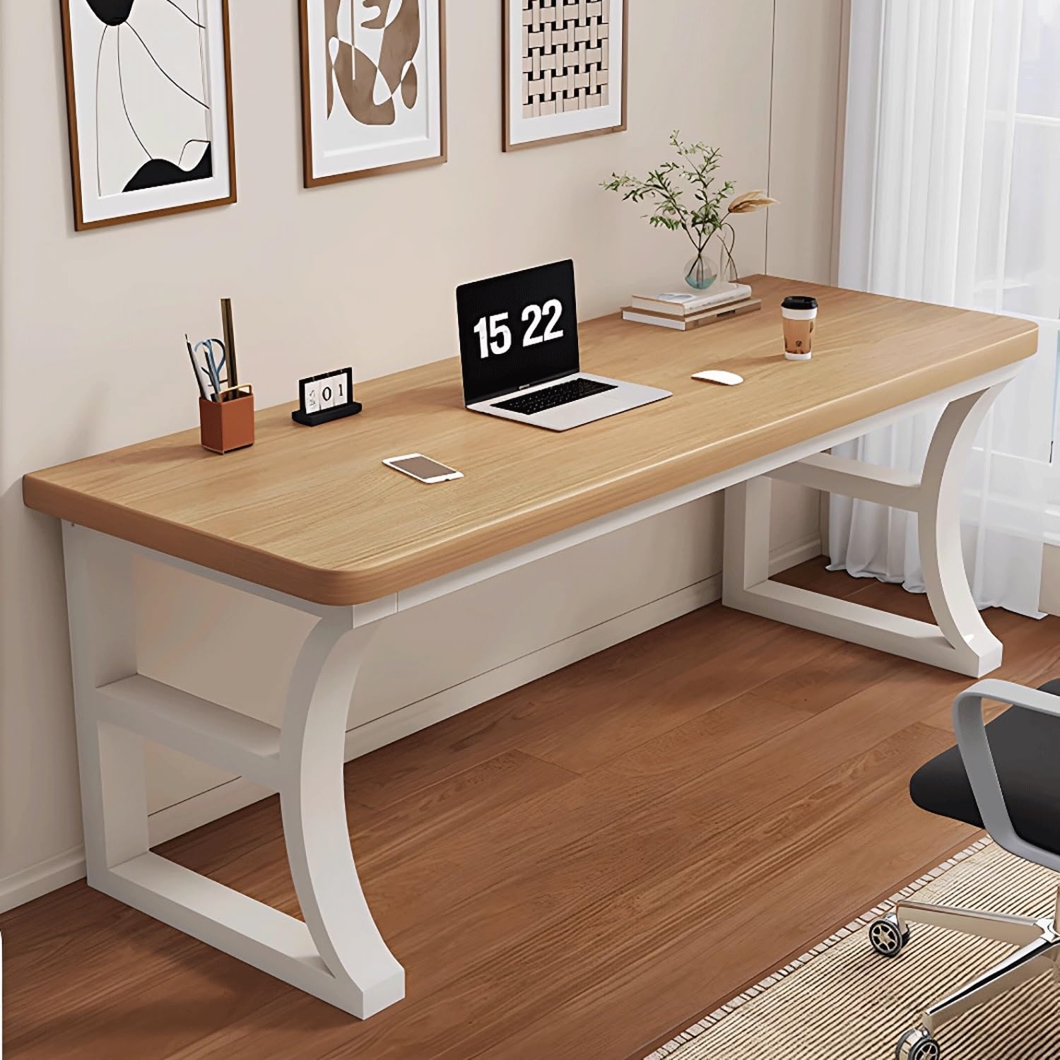 Bureau moderne minimaliste à assemblage facile pour installer rapidement votre espace de travail