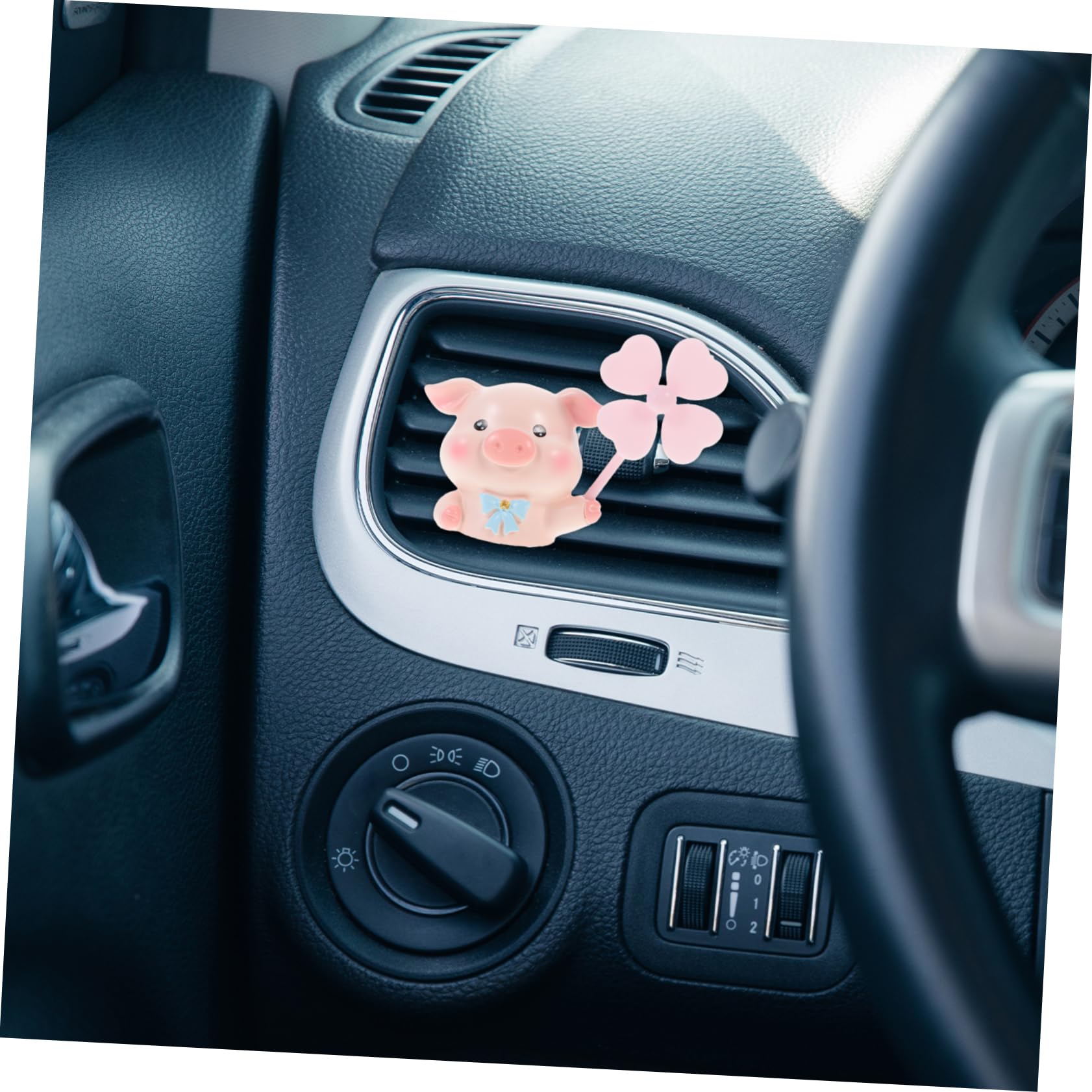 SOLUSTRE 4pezzi Diffusore Aromatico Per Auto Con Clip Per Bocchetta Forma Di Maialino Decorazione Auto Elegante e Funzionale Per e Stile Unico Include Ricariche Fragranza