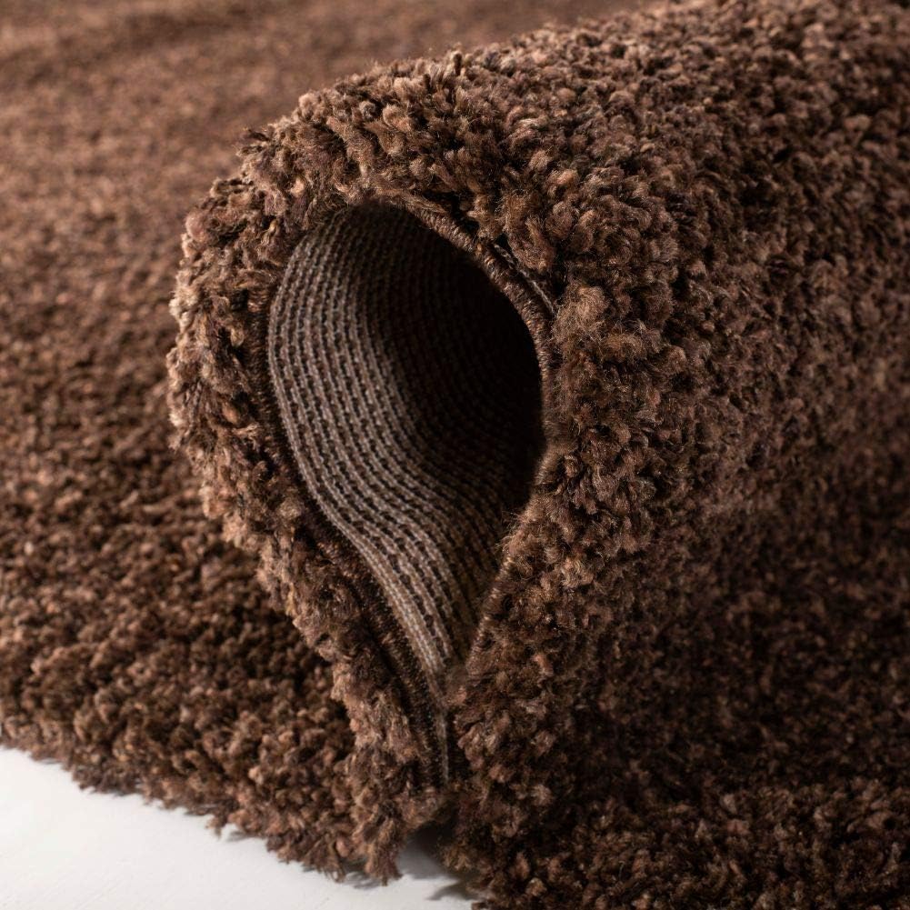 SAFAVIEH California Shag Collection Accent Rug - 2'3" x 5', Brown, Non-Shedding & Easy Care, 2-inch Thick Ideal for High Traffic Areas in Entryway, Living Room, Bedroom (SG151-2727)