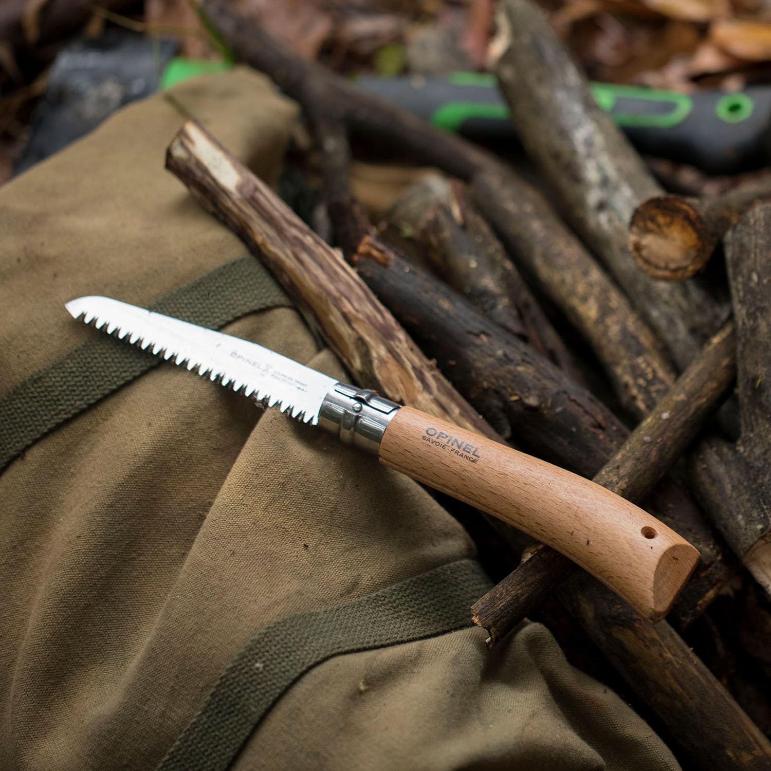 Opinel - Scie de Poche N°12 - Lame Dentée 12 cm Acier Carbone, Manche Bois de Hêtre, Bague de Sécurité Virobloc - Idéal Jardinage, Outdoors - Garantie à Vie