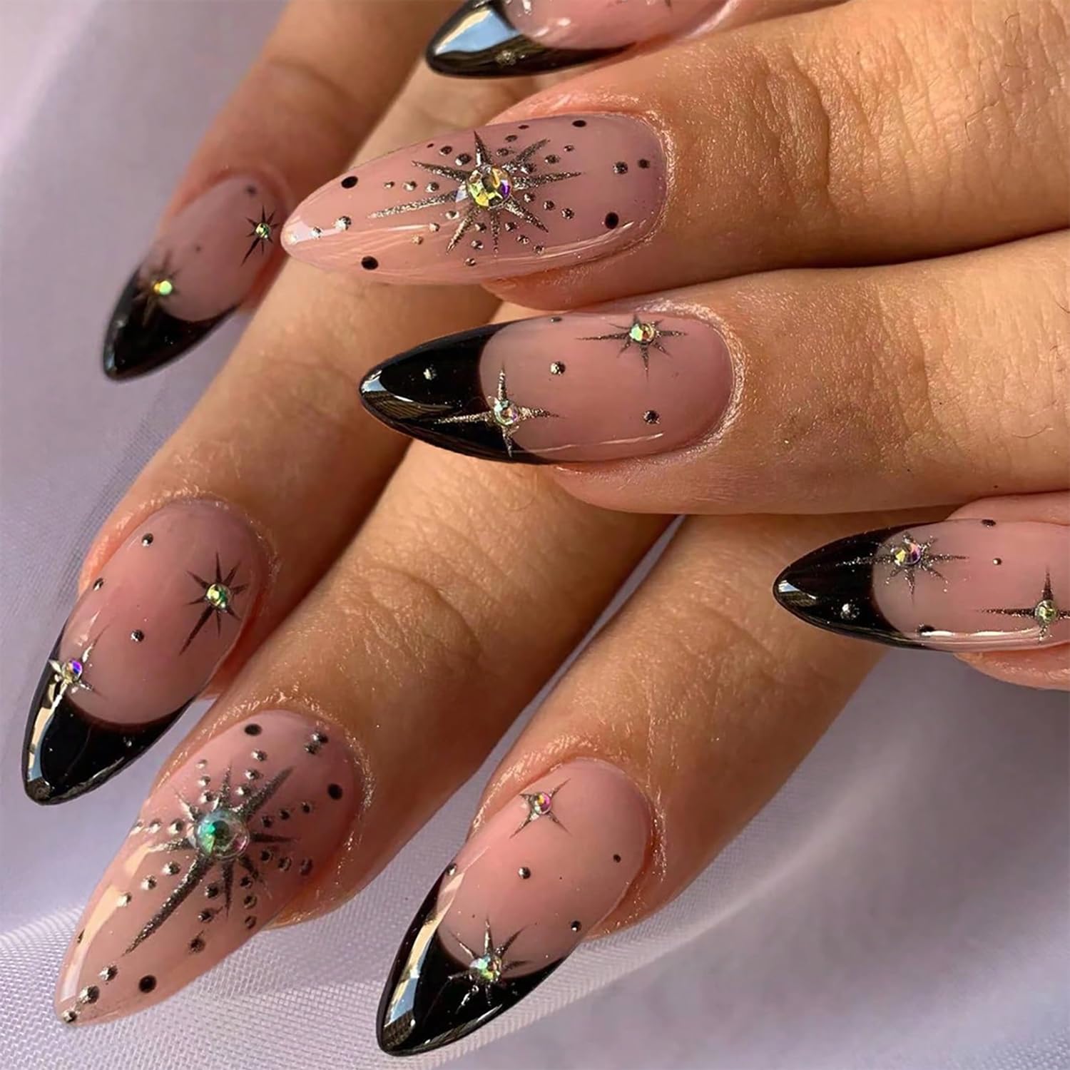 Schwarze French Tip Press on Nails Medium Gold Glitter Strass Design Mandelspitze Press Ons Falsche Nägel Vollabdeckung Künstliche Nägel Wiederverwendbar Handgemachte Nägel zum Aufkleben für Frauen 24