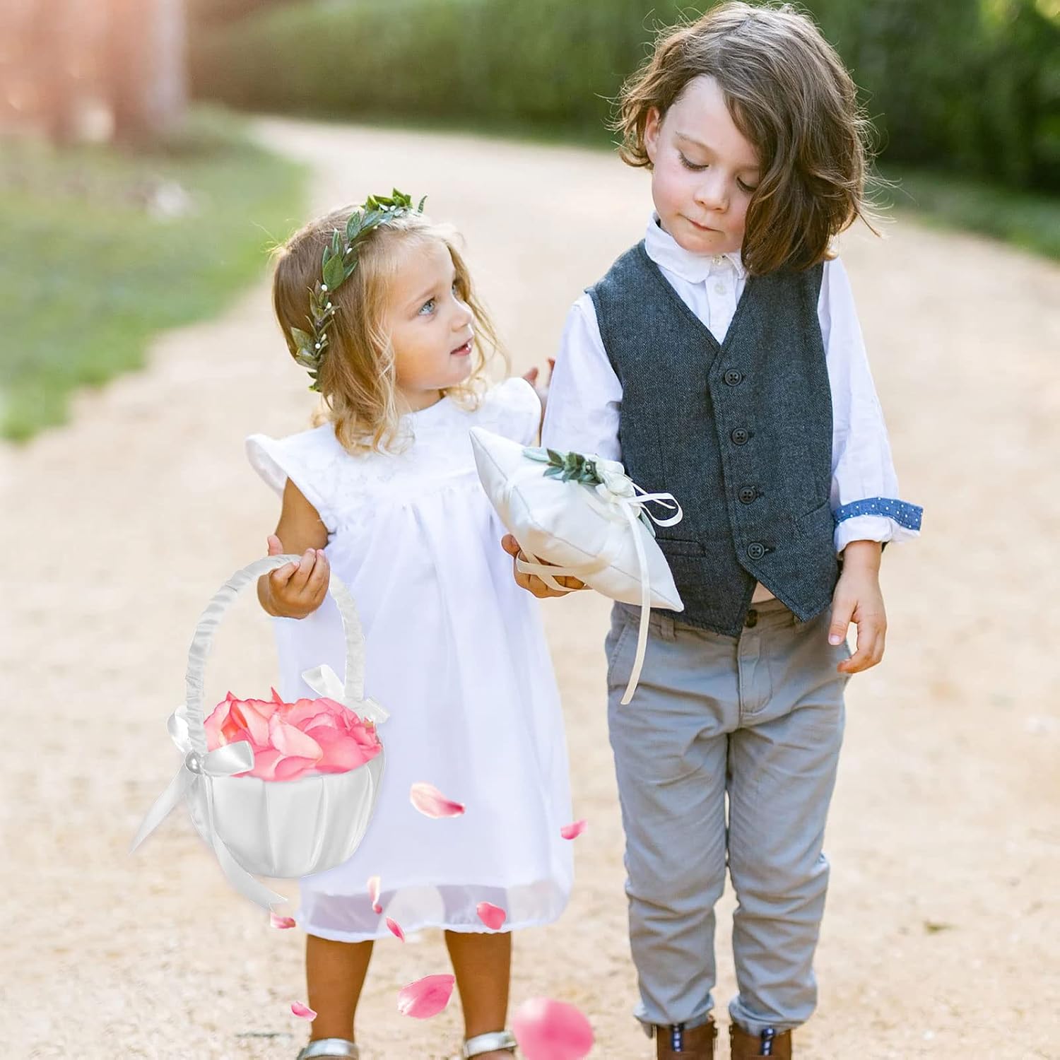 2 Flower Girl Baskets and Ring Bearer Pillow Set, White Satin Bowknot Flower Baskets Pearl Collection Flower Girl Baskets and Ring Pillow for Weddings