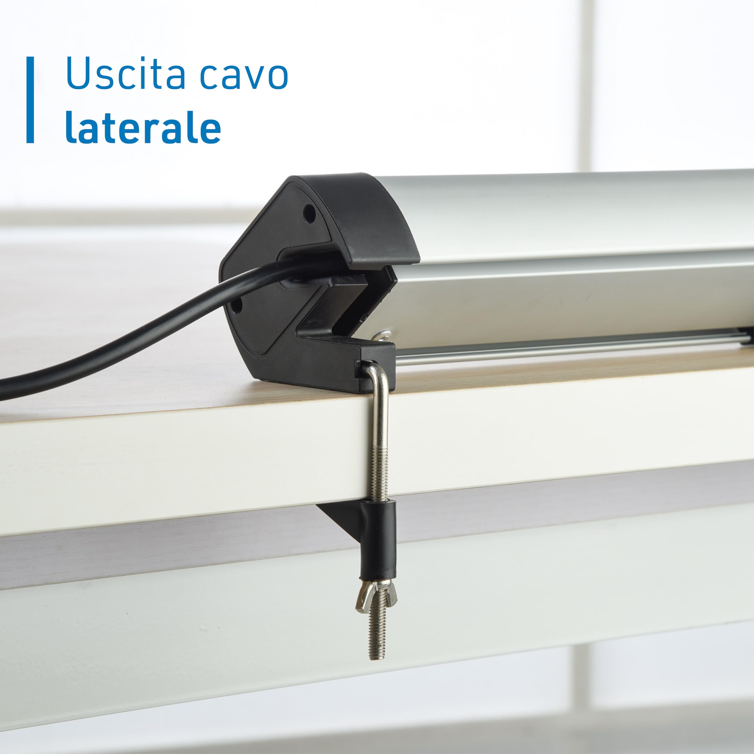 Electraline 61918 Multipresa Scrivania 4 Posti Polivalenti, Schuko + 10/16 A, con 3 USB (2 USB A 3.0A + 1 USB C 20W Power Delivery), Cavo H05VV-F 3G.1 lunghezza 2M, protezione contro sovratensioni