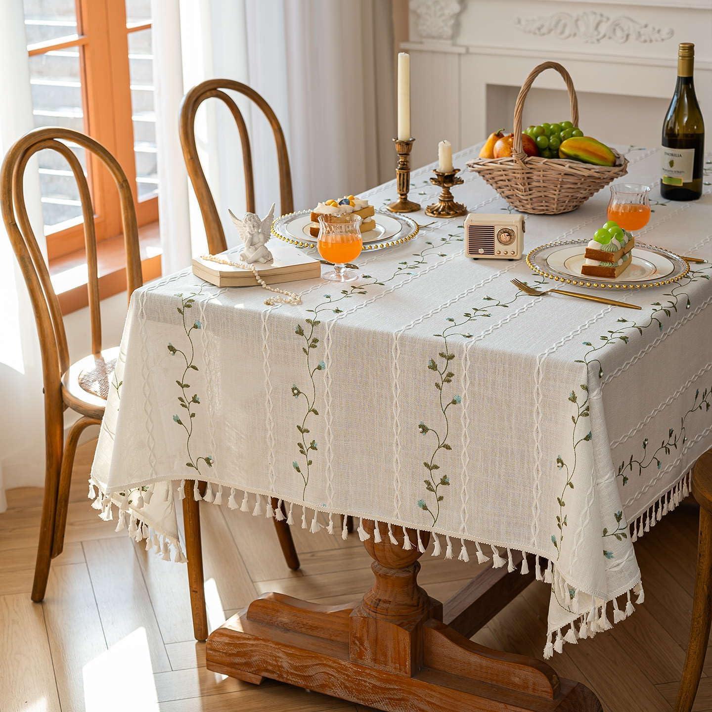 vctops Embroidery Tablecloth with Tassels, Farmhouse Rustic Green Floral Pattern Square Table Cover Waterproof Wrinkle Free Cotton Table Cloth for Kitchen Dining Parties (Green,55"x55")