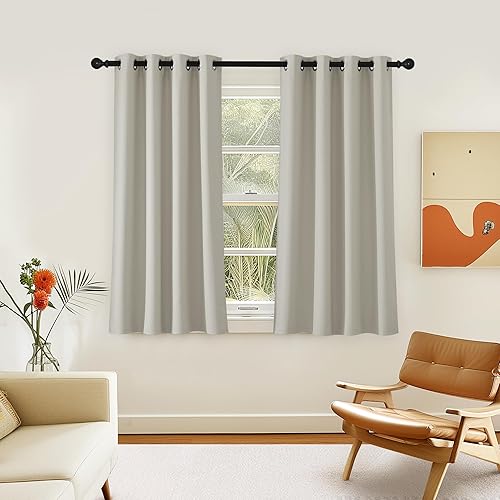 NICETOWN Cortina corta de oscurecimiento de habitación de 54 pulgadas de largo para sala de estar, cortinas con aislamiento térmico con ojales para