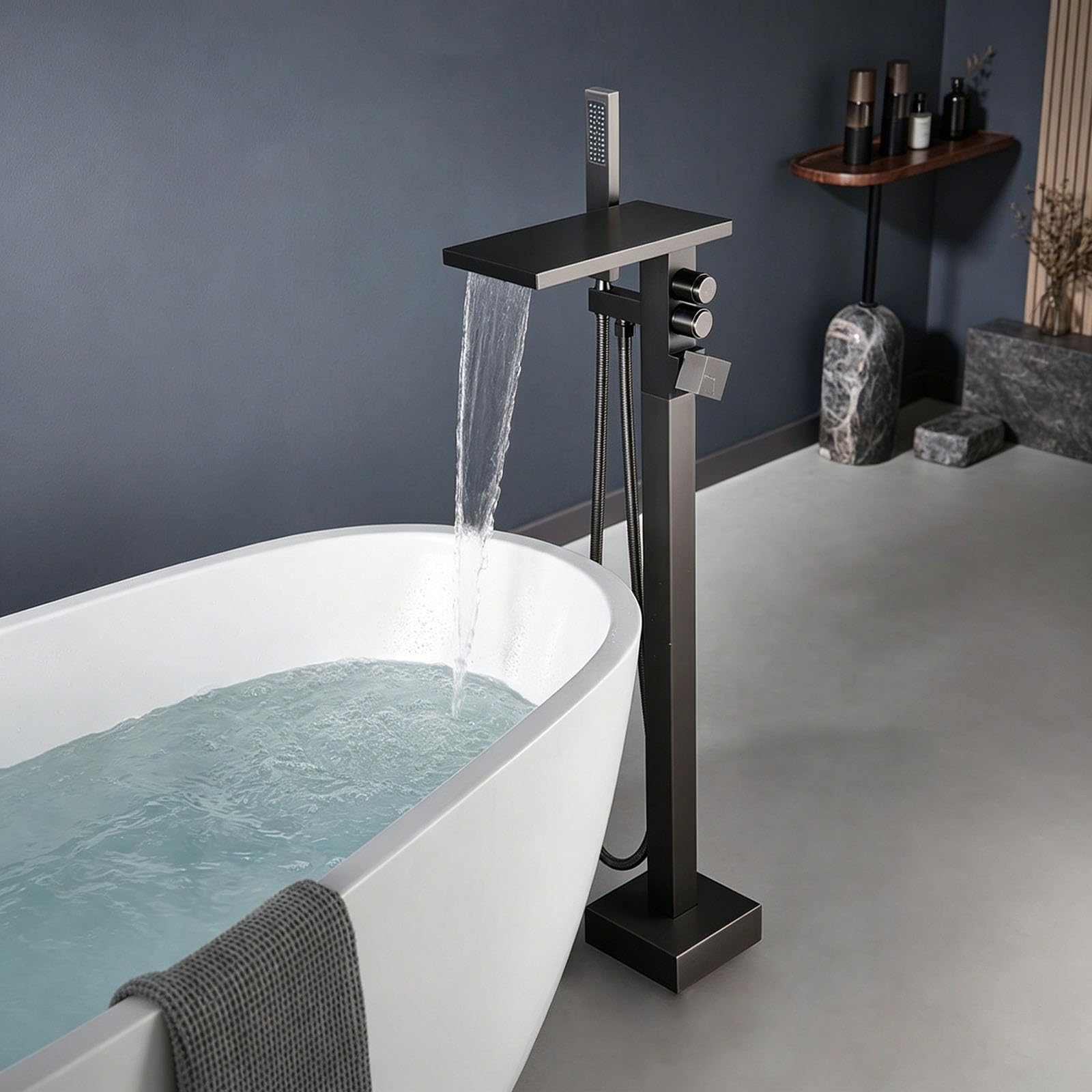 Mitigeur cascade baignoire ilot gris pistolet à montage au sol avec interrupteur