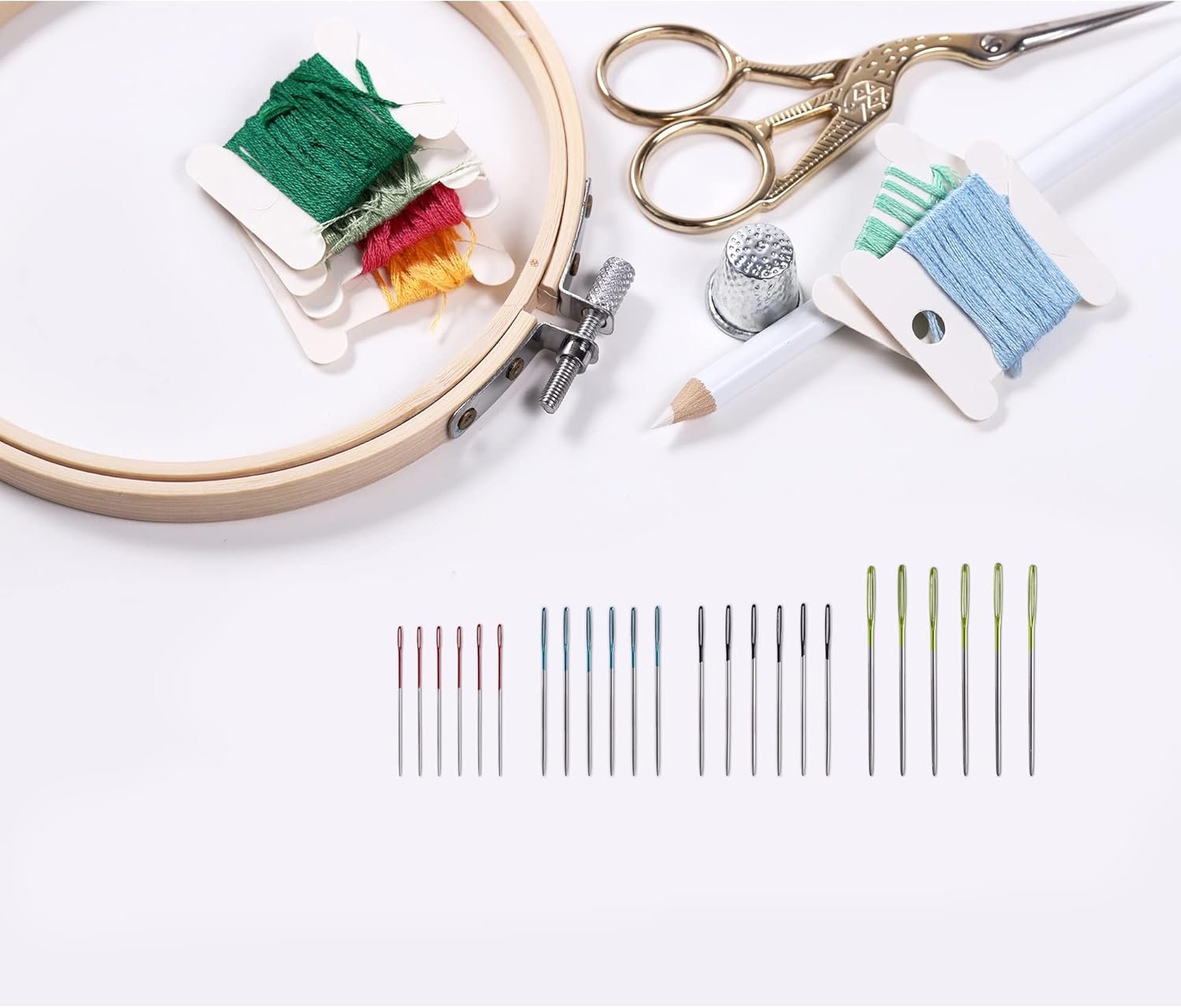SINGER Tapestry Needles in Dial Compact, Assorted Sized Sewing Needles, Sizes 22, 24, 26, 28, Set of 24