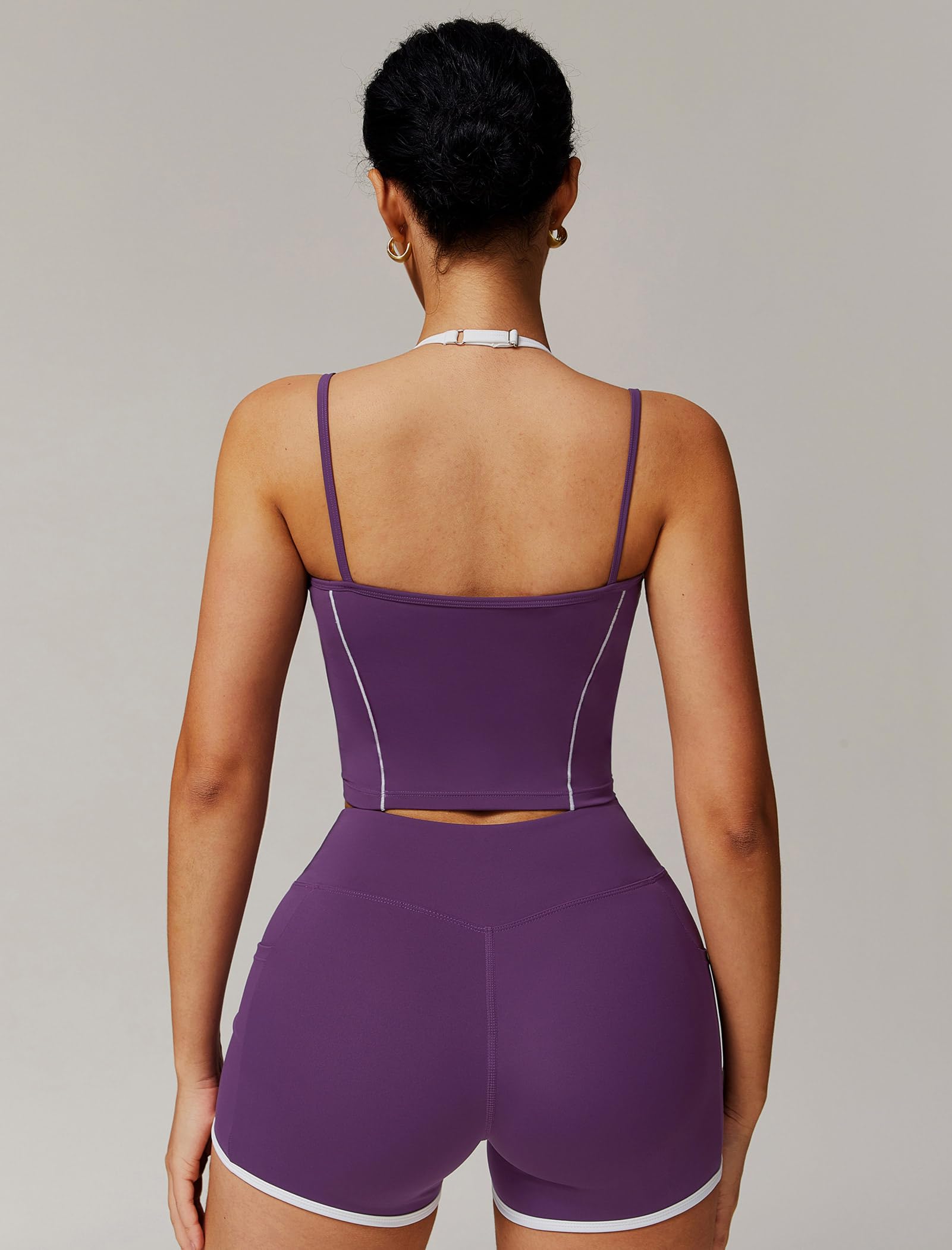 IDOPIP Conjunto deportivo de mujer de dos piezas para fitness: set de gimnasio con sujetador acolchado y leggings cortos con bolsillos – Ropa deportiva de verano para yoga, pilates y entrenamiento