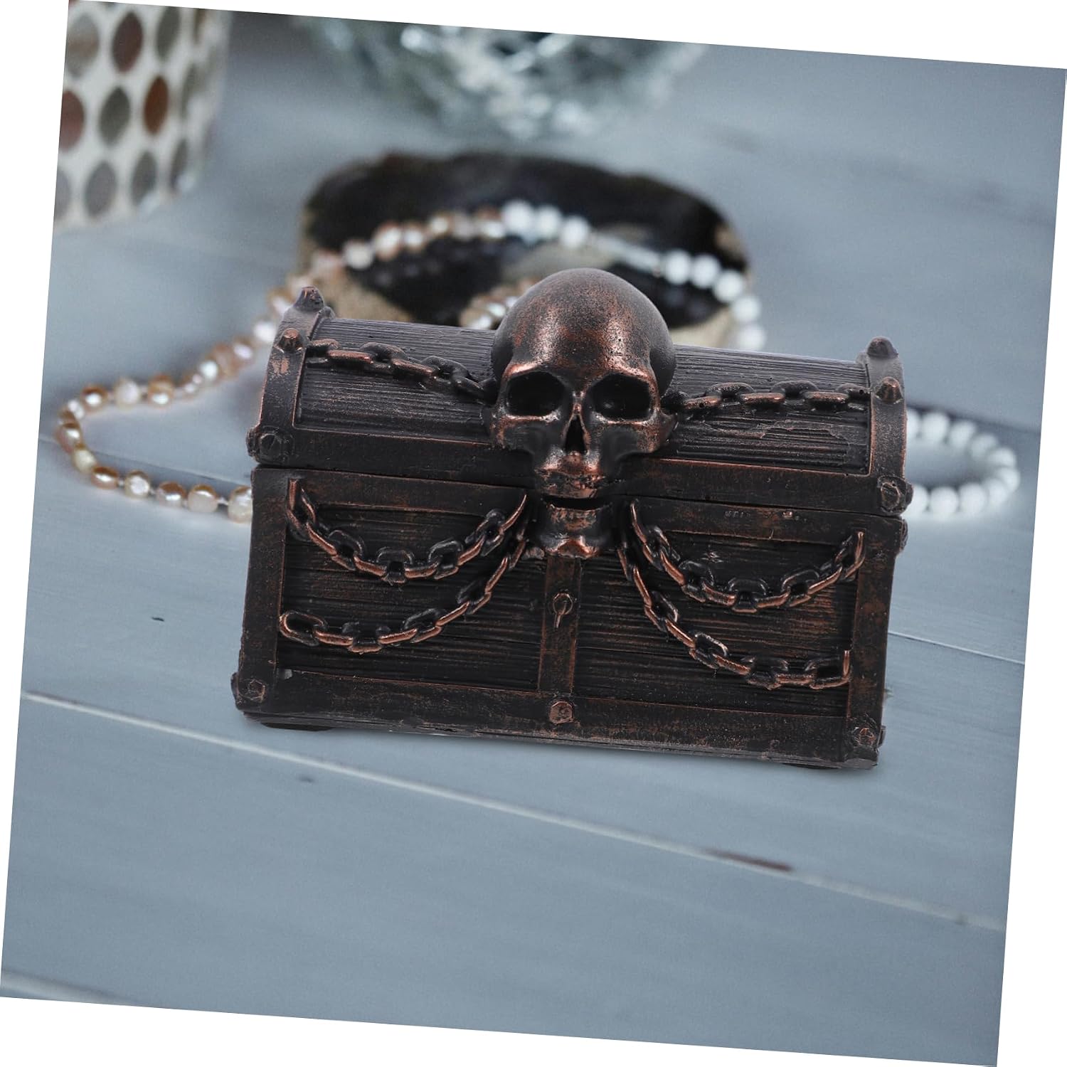 Skull Treasure Chest Jewelry Box Multifunctional Resin Organizer for Small Items Halloween Desktop Decoration Unique Skull Design Compact and Portable Storage