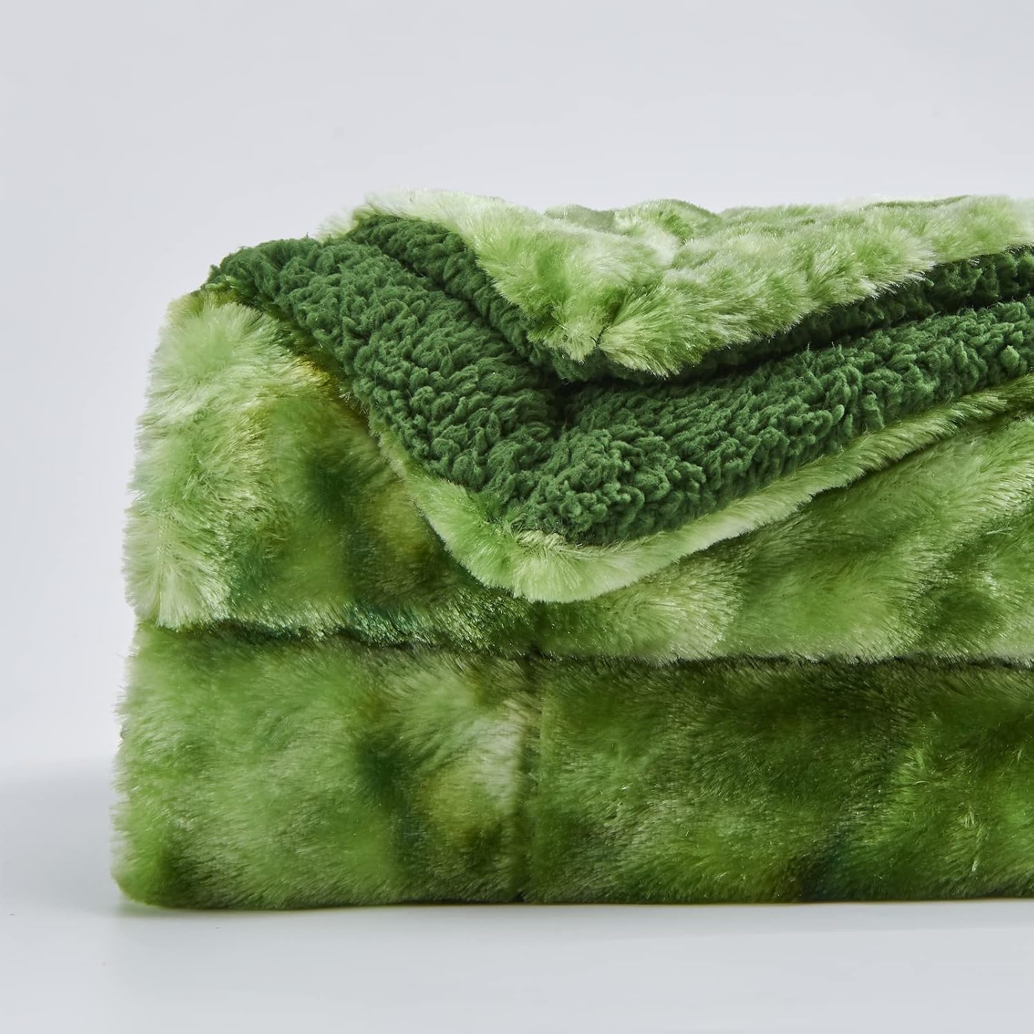 NEWCOSPLAY Super Soft Faux Fur Throw Blanket for Couch Green Sherpa Fuzzy Plush Warm Blanket for Sofa Bed (Green, Throw(50"x60")) - Image 3
