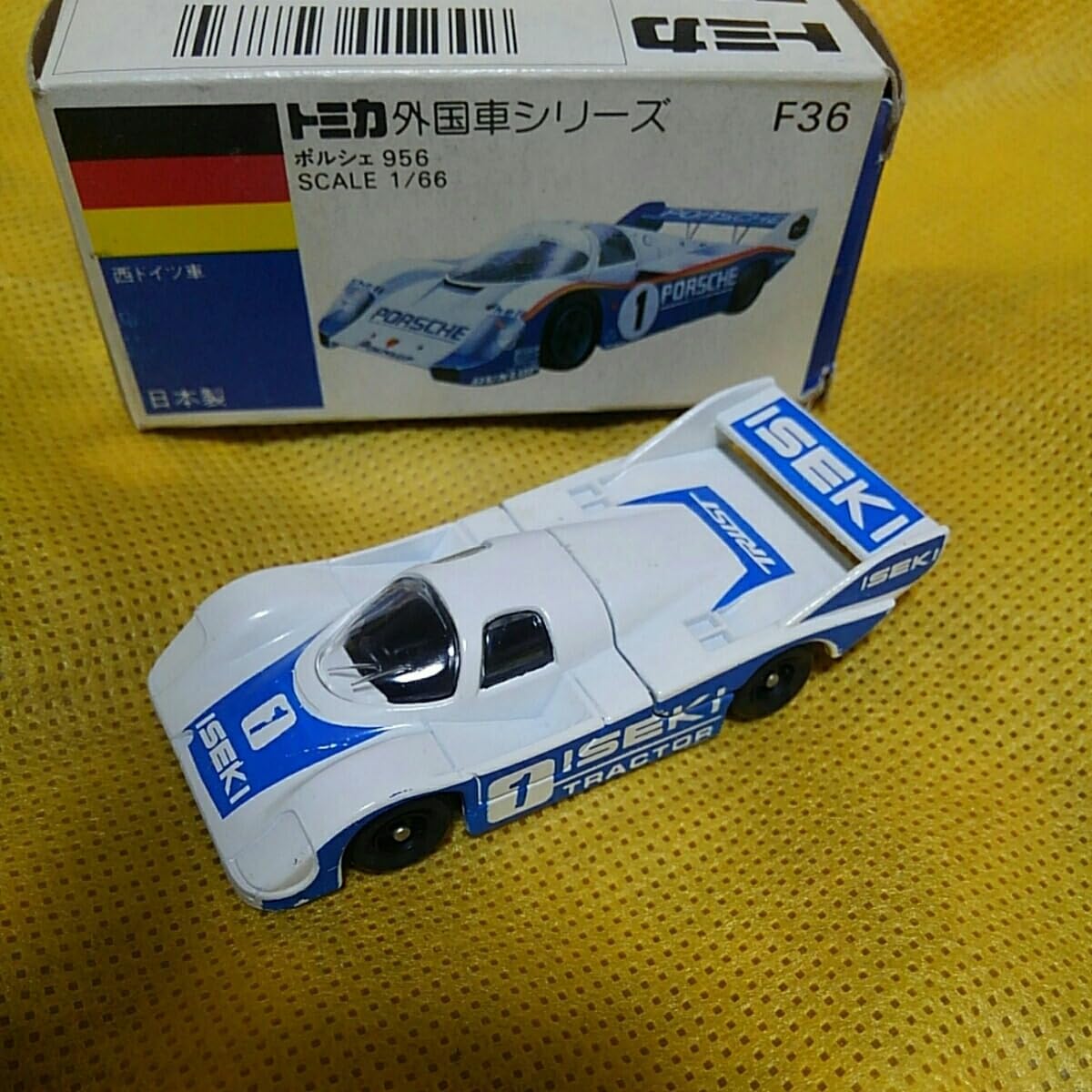 TOMY日本製トミカ ポルシェ 956