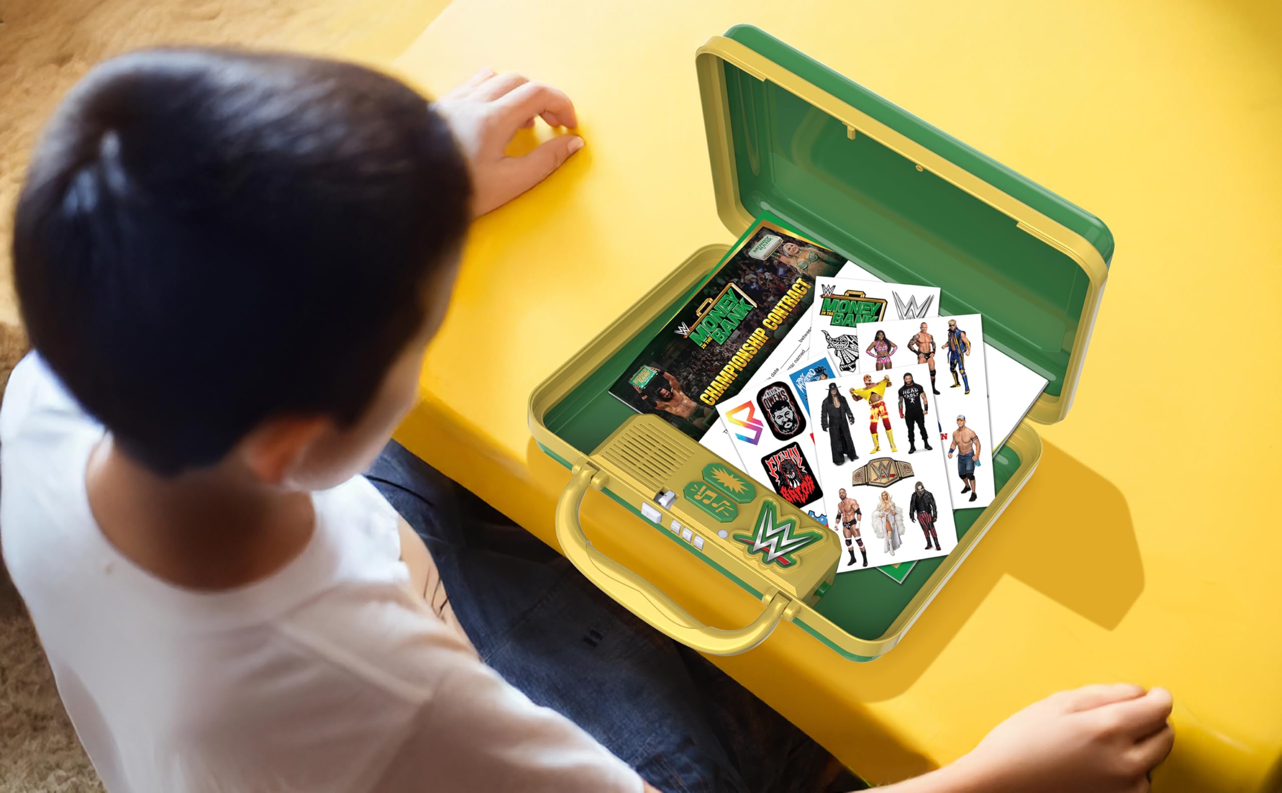 WWE マネー・イン・ザ・バンク ケース Amazon.com: eKids WWE Money in The Bank Electronic Case for Kids