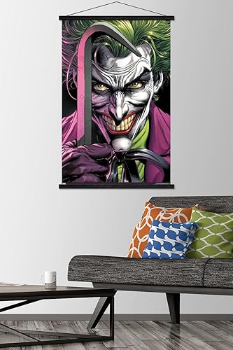 Miniatura 2 de Trends International DC Comics The Joker - Póster de pared con barra de palanca, 22.37 x 34.00 pulgadas, paquete de impresión premium y colgador