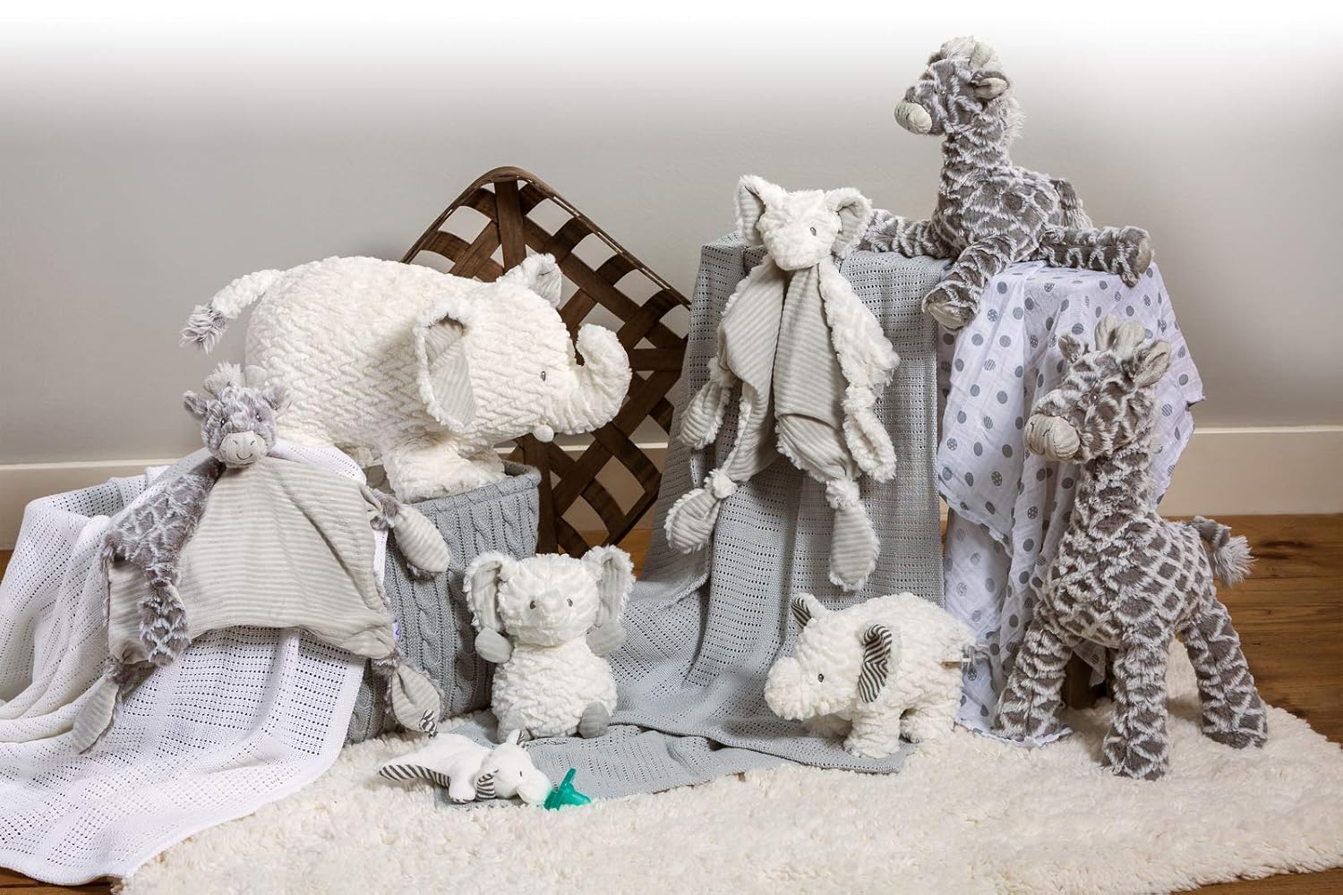 Mary Meyer Afrique Giraffe Character Blanket (Pack of 2)