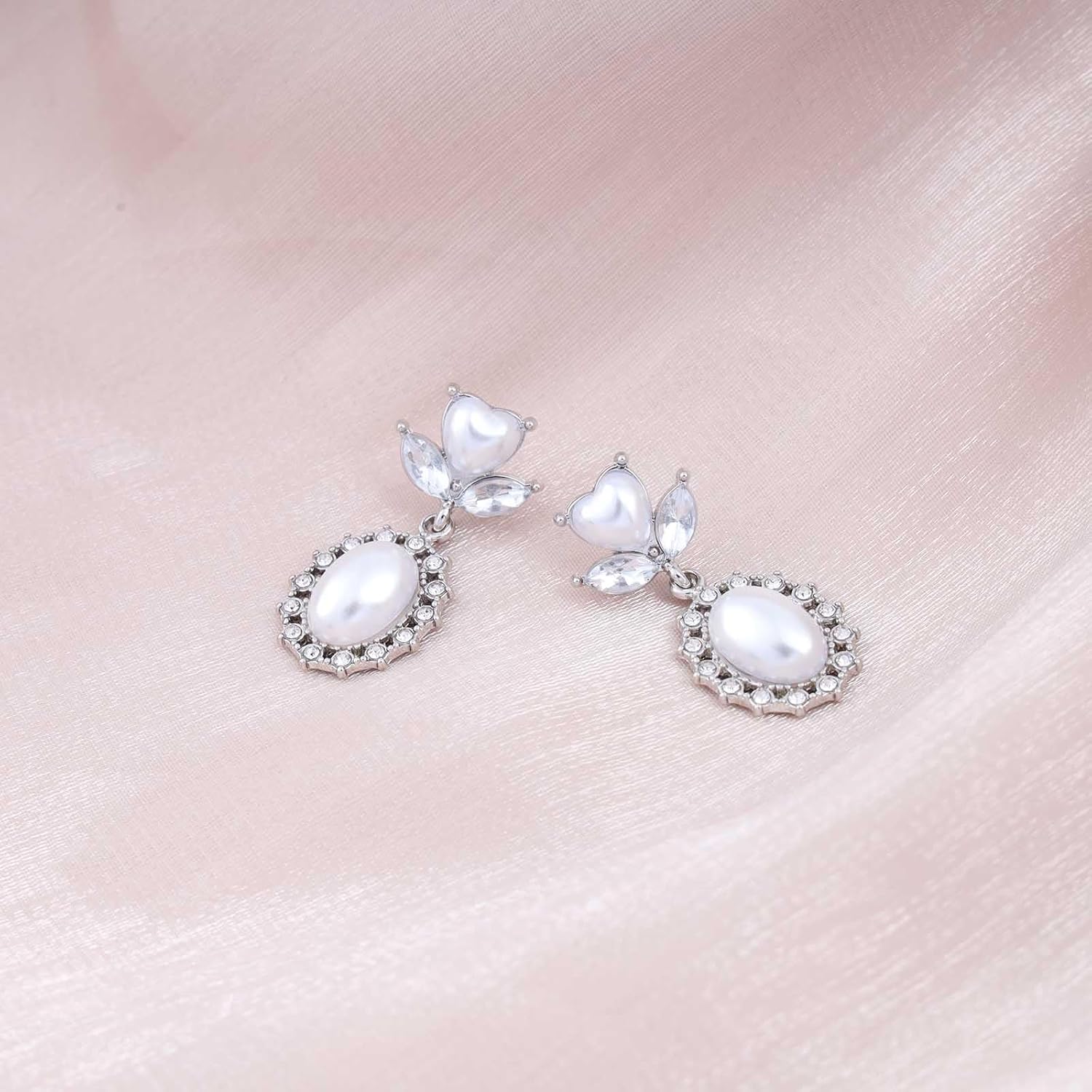 Andelaisi Boho Crystal Pearl Earrings Vintage Pearl Dangle Earrings Silver Pearl Heart Stud Earrings Glitter Cz Halo Pearl Drop Earrings Jewelry for Women - Image 4