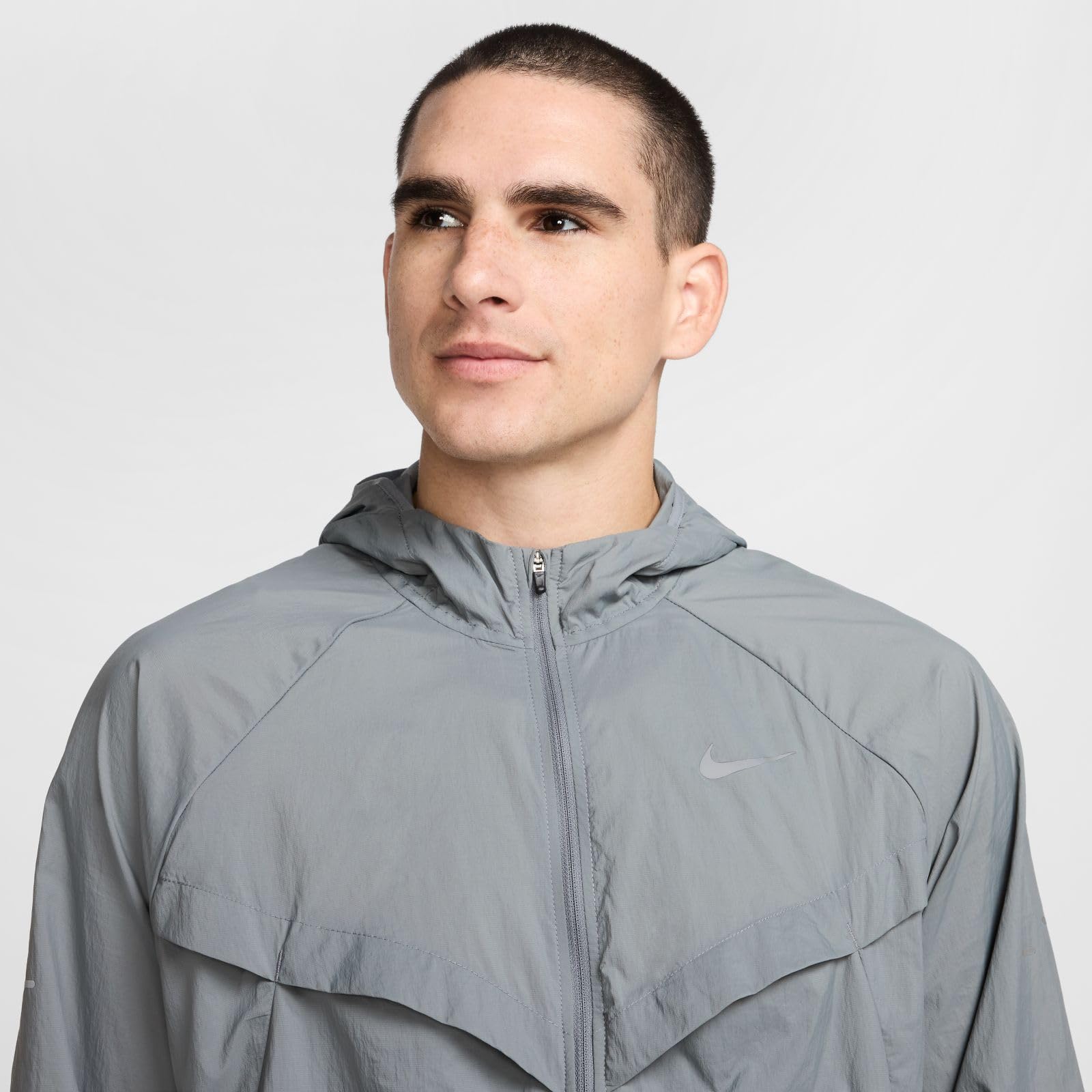 NIKE Kurtka do biegania Mężczyźni Nike Stride Uv-laufjacke Mit Dri-fit-technologie (Herren)