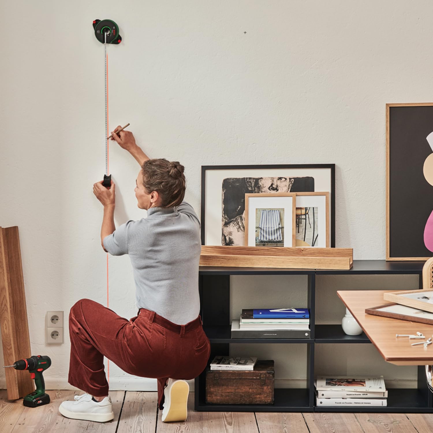 Bosch Nivel Láser de líneas 2 en 1 Atino 2.ª gen. con cinta métrica extraíble y bloqueable (alineación horizontal o vertical gracias al acoplamiento sencillo en superficies blandas y duras, en caja)