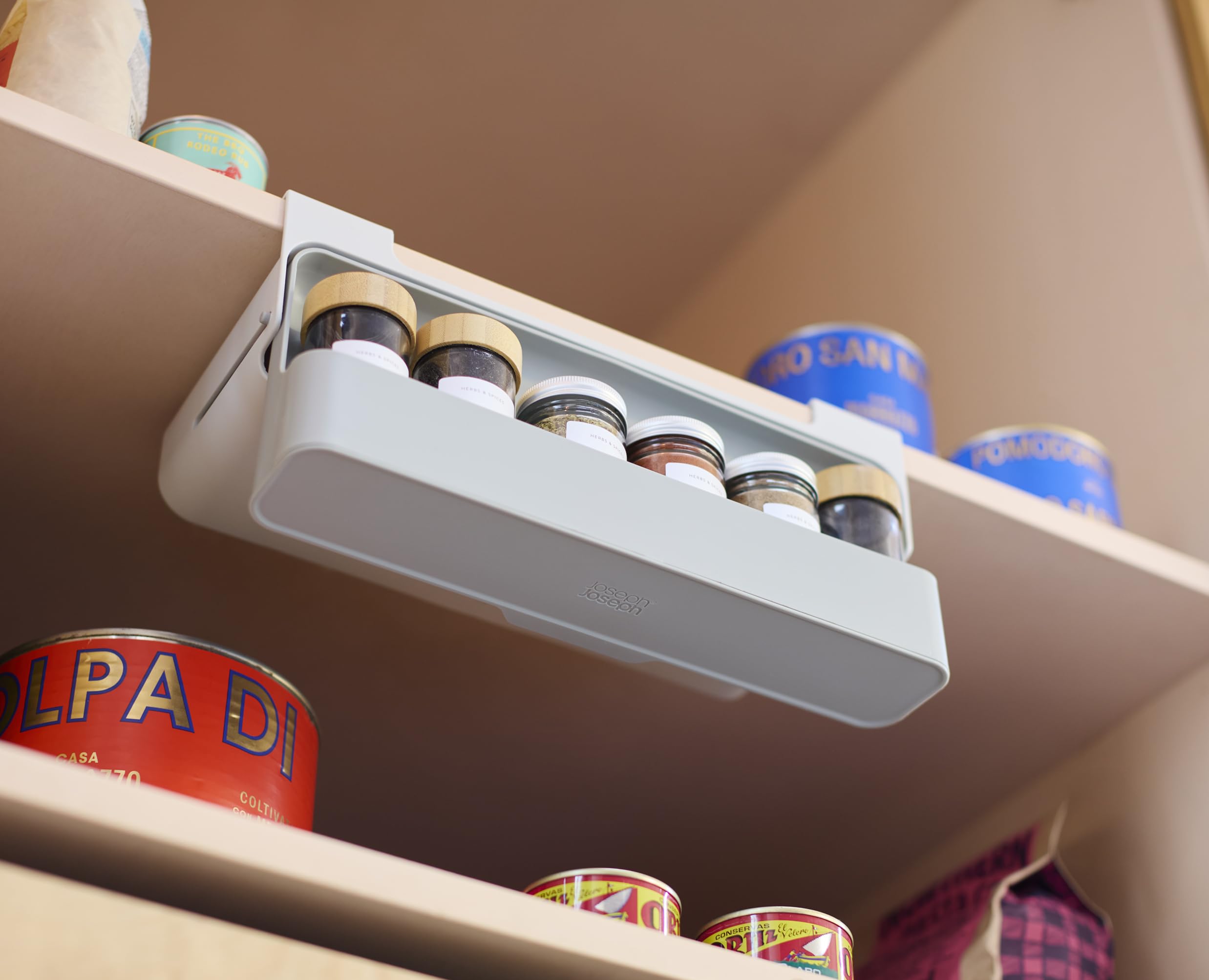 Joseph Joseph CupboardStore Pod Półką Stojak na Przyprawy, Organizer do Szafki Kuchennej, Oszczędność Miejsca, Plastik z Recyklingu