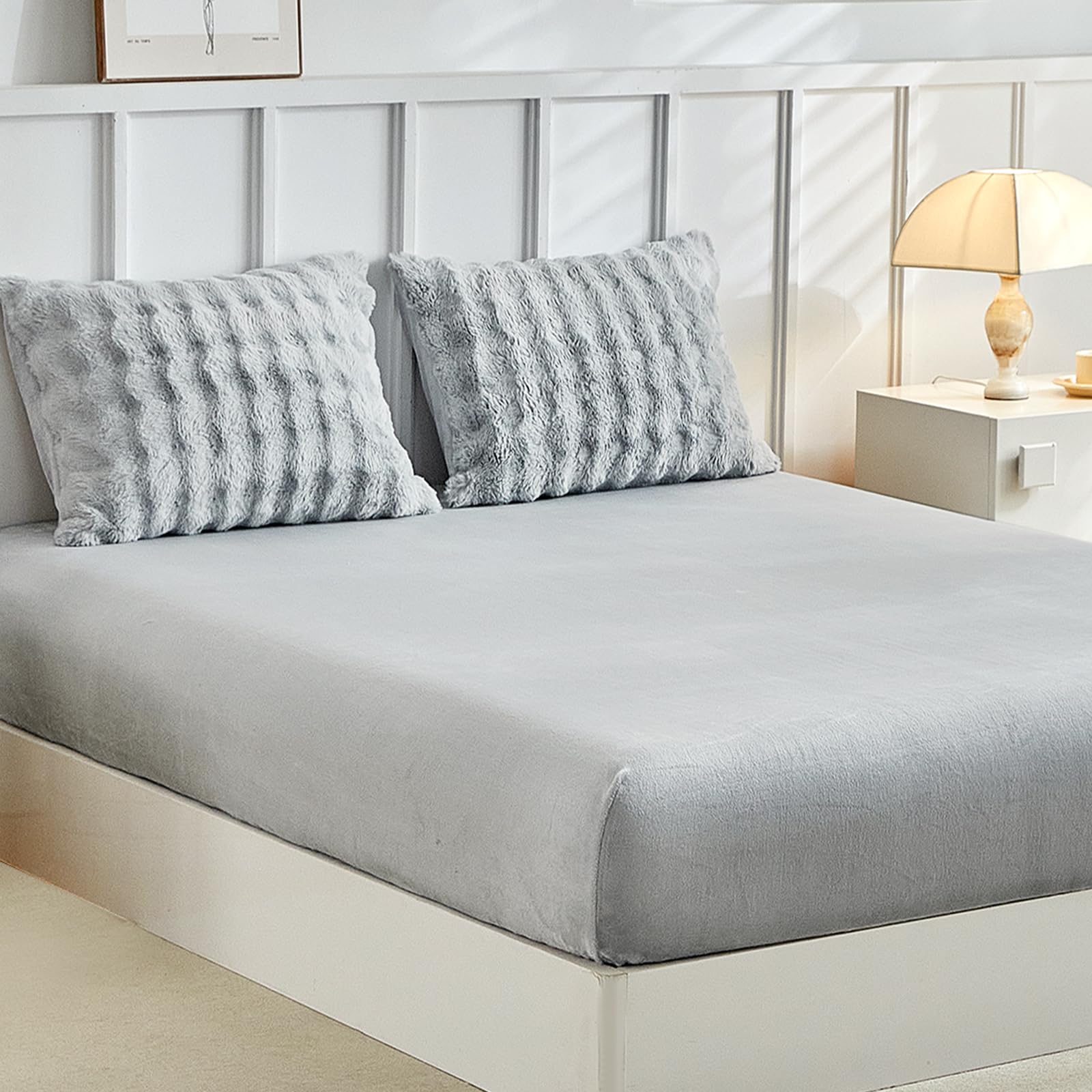 Tokokimo Teddy Fleece Fitted Sheet for Double Bed with 2 Envelope Pillowcases - Cozy Warm Winter Fluffy Bedding Grey Fitted Bed Sheets 35cm Deep Fit, 135x190 cm (Fits Mattress Up to 35cm Deep) — image 1