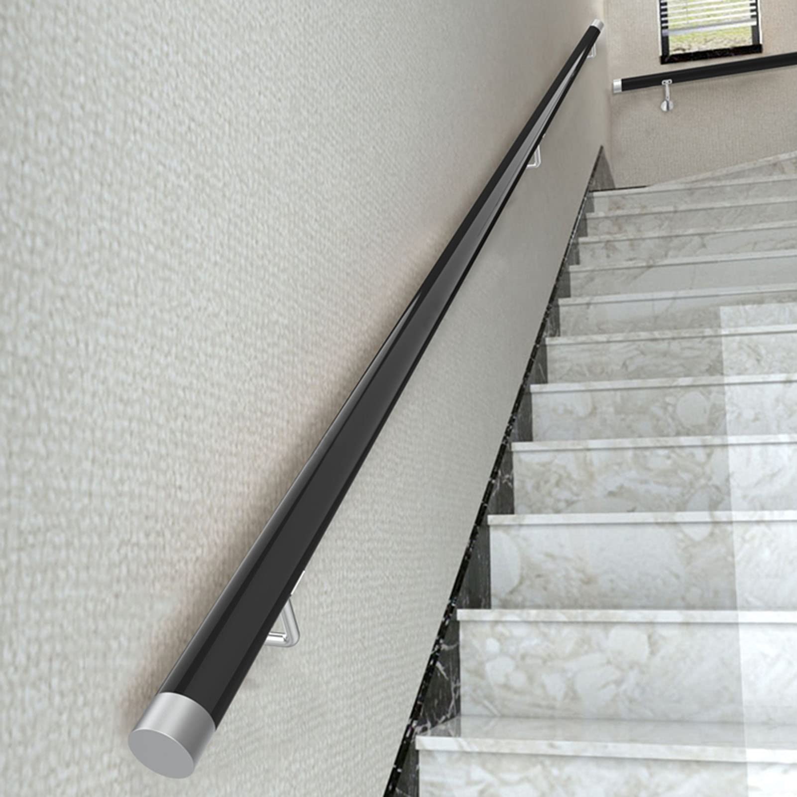 Main courante pour escalier sécurisé : rampe bois noir pour entrée et jardin
