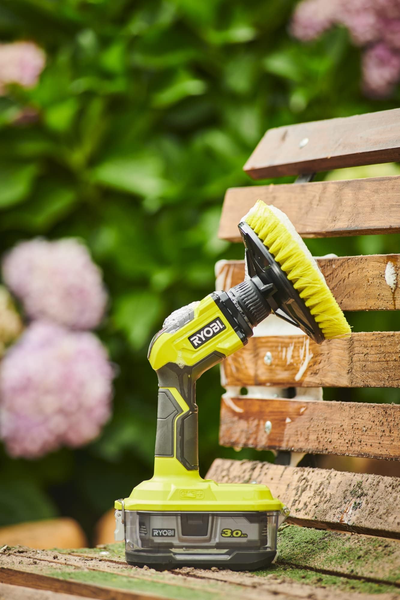 RYOBI 18 V ONE+ Akku-Reinigungsbürste R18CPS-0 (15 cm rotierender Borstenkopf, ohne Akku und Ladegerät)