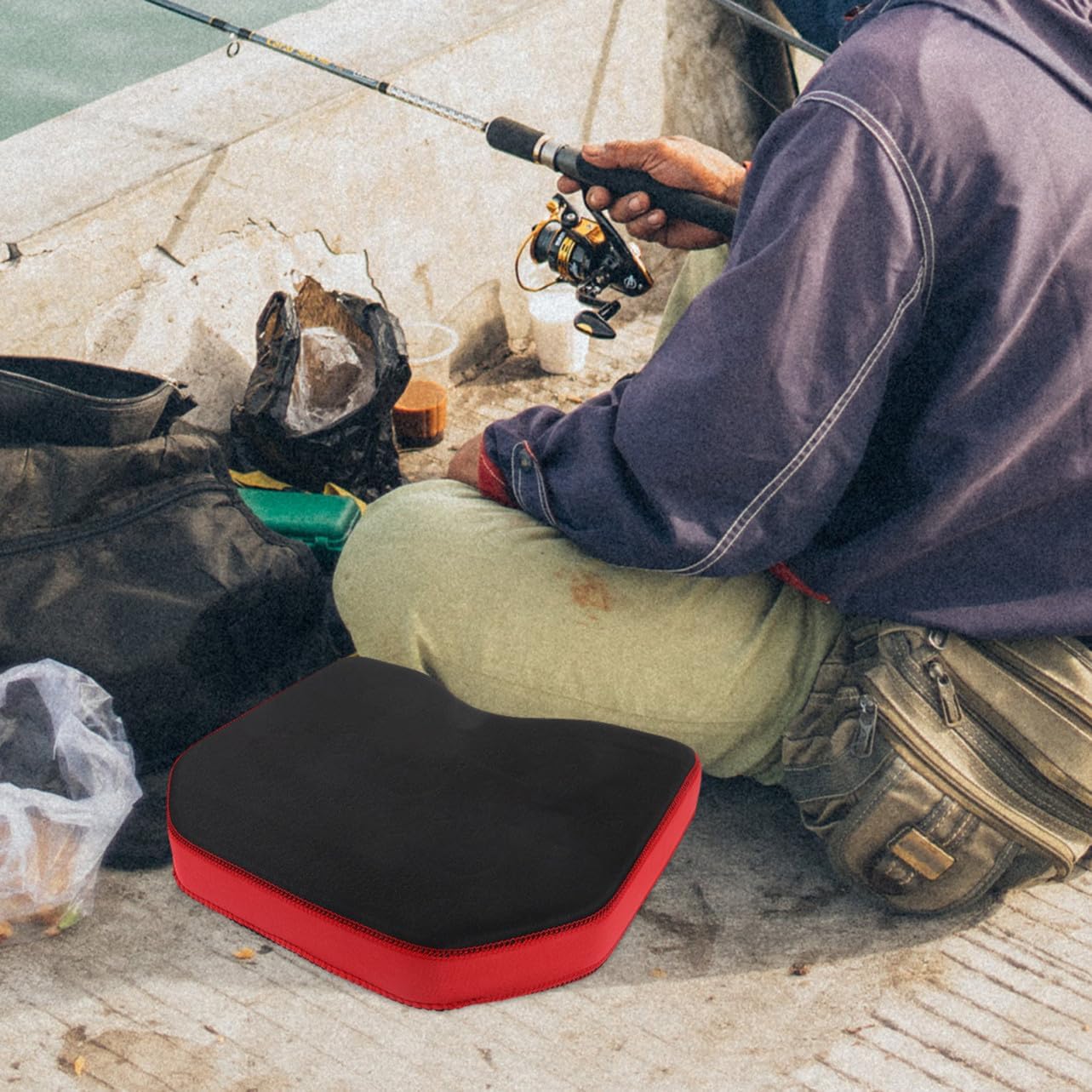 Kisangel Thick Waterproof Fishing Seat Cushion with High Resilience Memory Foam, Black Elastic Padded Boat and Kayak Chair Accessory for Outdoor Fishing Comfort