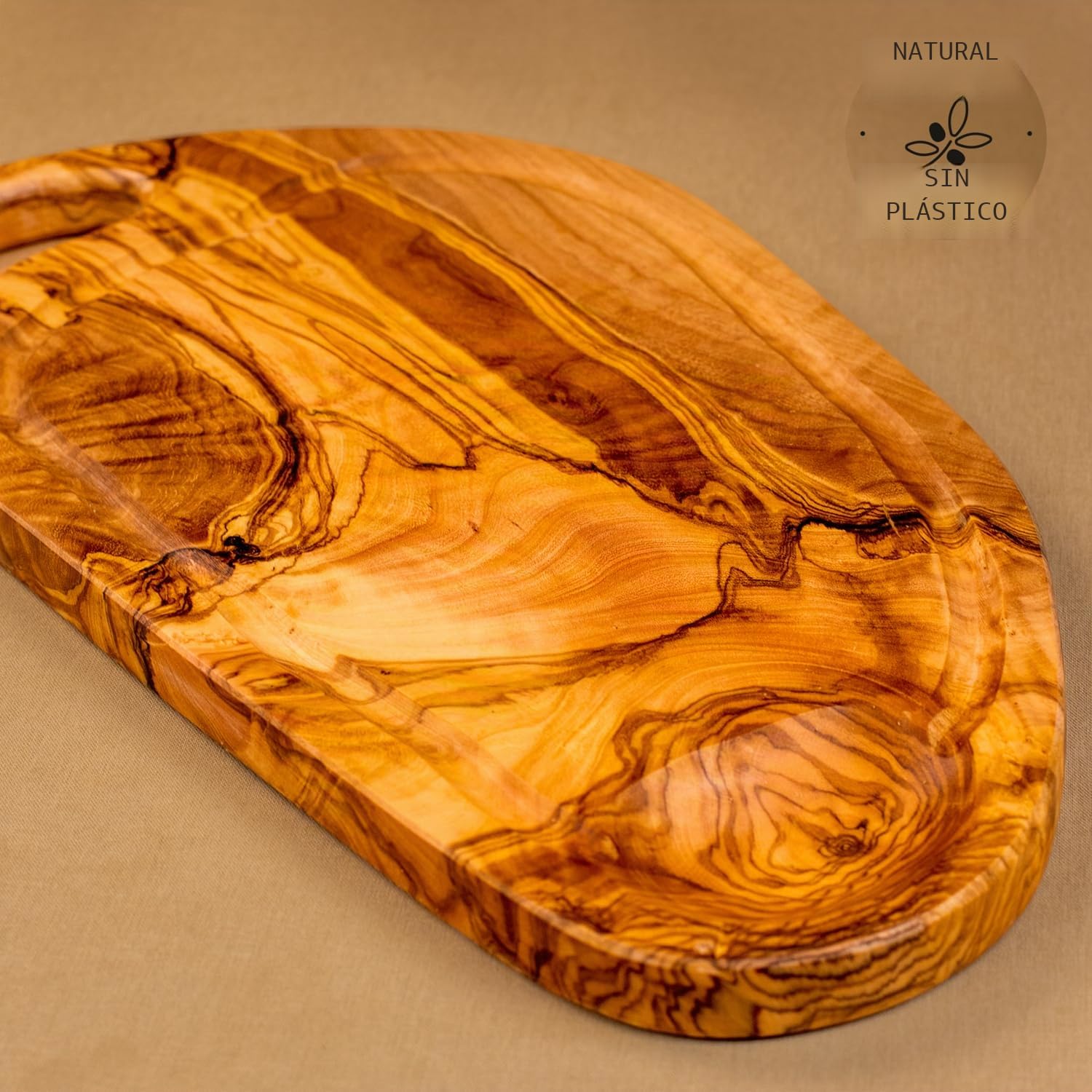 Madera de Olivo la Tabla de Cortar, Bandeja Con Asa Y Raspador, Forma Natural - 45cm