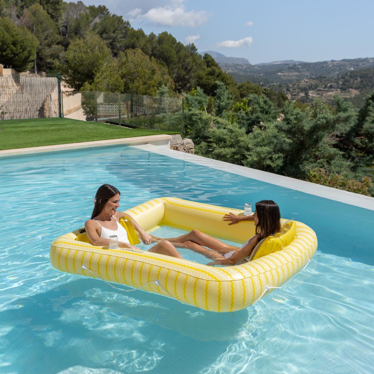 Flamingueo Colchoneta Piscina - Flotador Playa - Tamaño Extra Grande - Base de Rejilla - Dos Posavasos - Dos Almohadas Extraíbles
