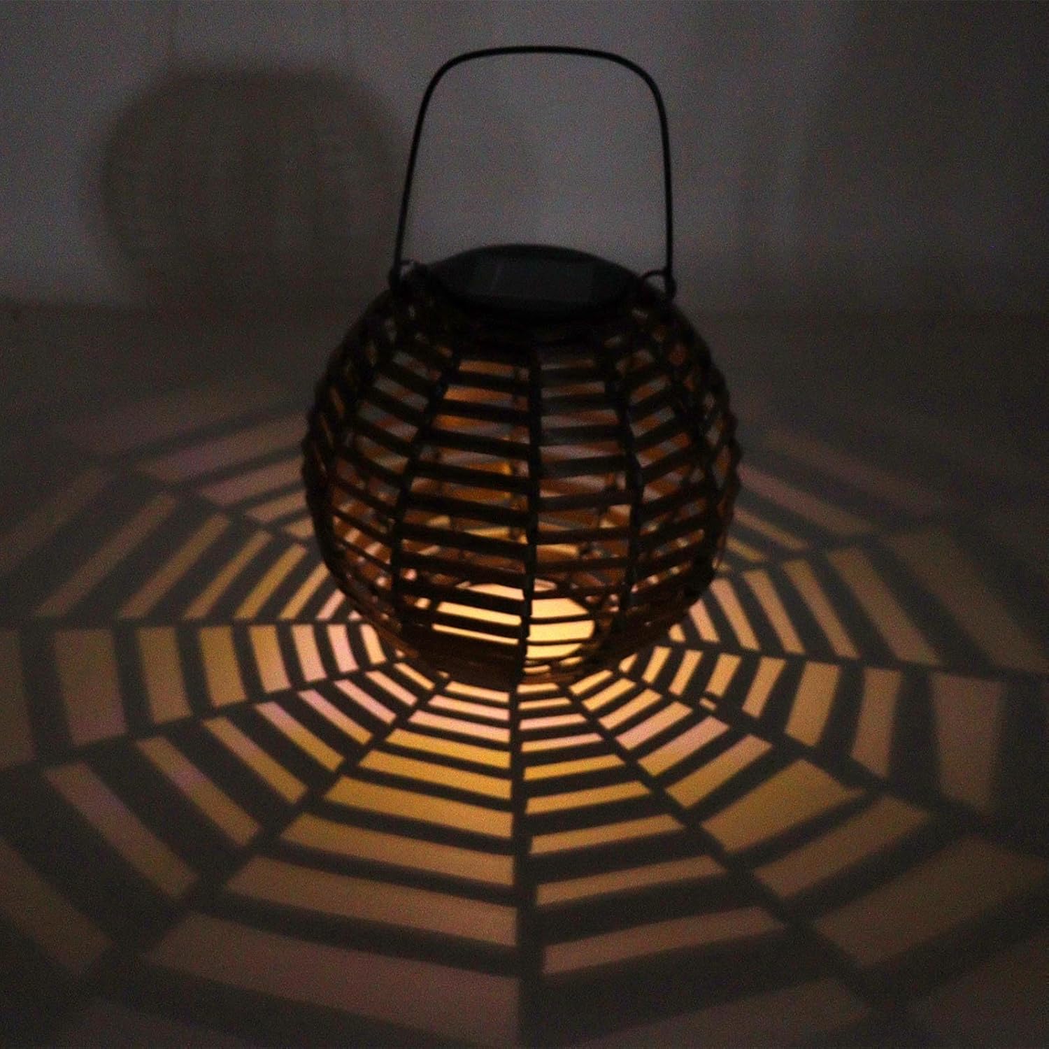 Aladeno Rattan Solar Lantern Outdoor LED Hanging Lantern Waterproofs Landscape Decorative Lamp Hanging Solar Lantern Outdoor for Garden Lawn Patio Yard Decoration