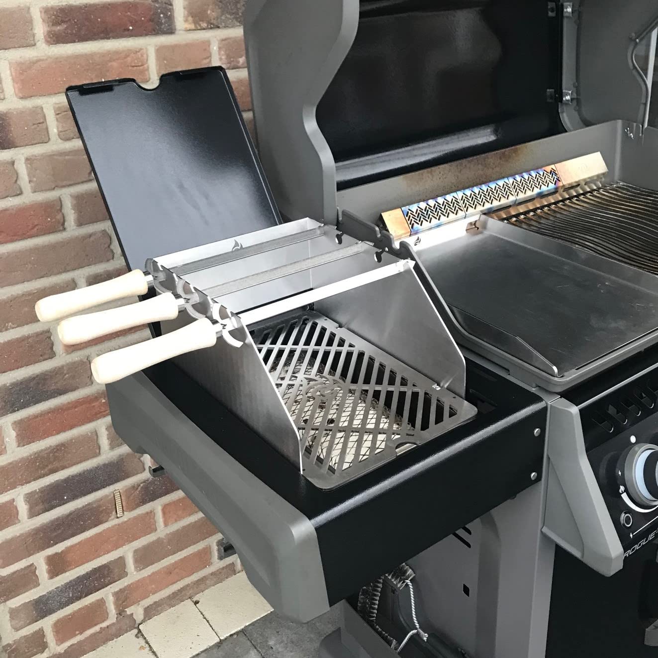 Ruszt ze stali nierdzewnej INOX odpowiedni do du¿ych grilli Napoleon Sizzle Zone (LE3 LEX LE485 Prestige Legend & Rogue od 2020 r.)