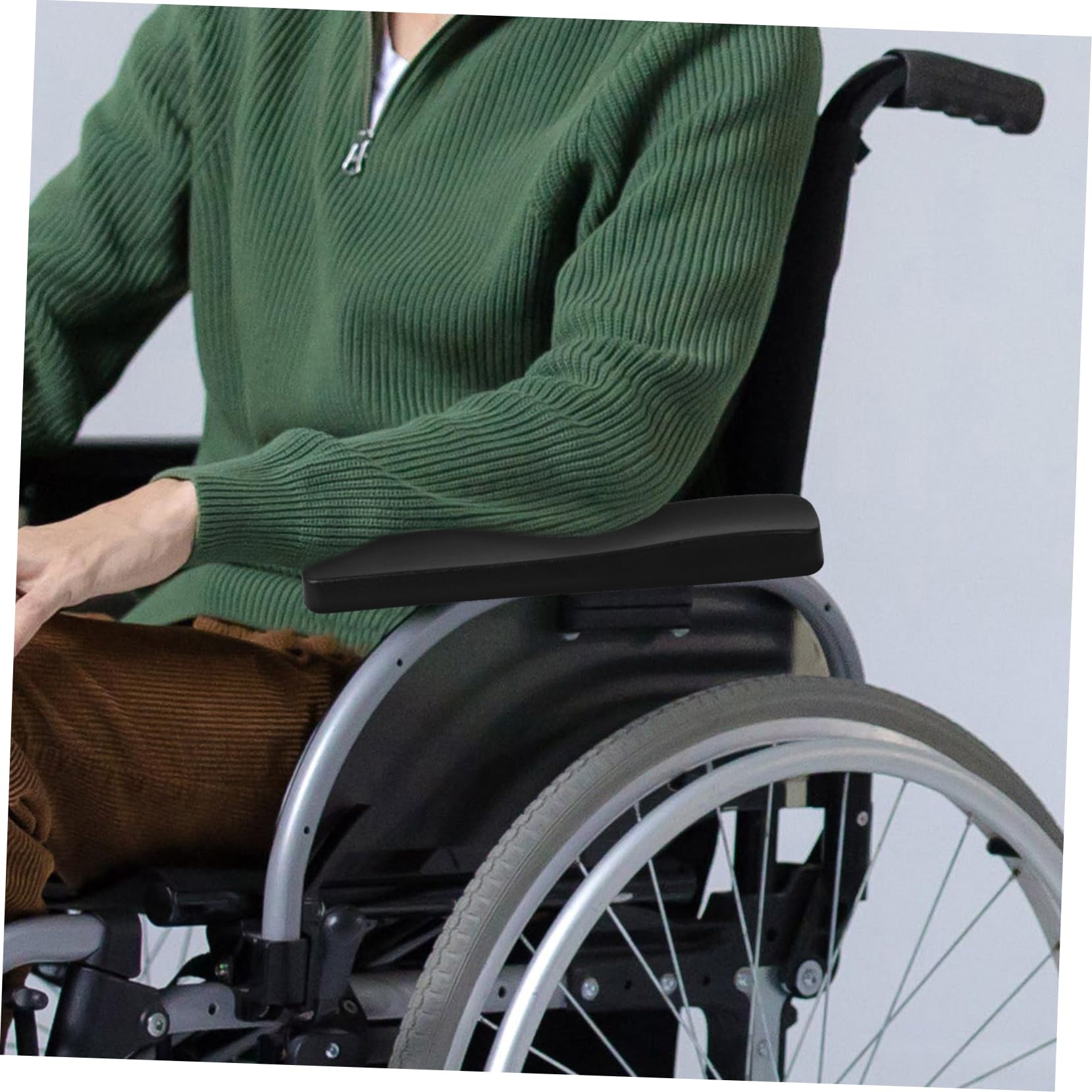 GARVALON Reposabrazos Par de Almohadillas Negras Silla de Ruedas Acolchado de Espuma Pu Superficie Resistente al Desgaste y Comodidad Excepcional para Accesorios de Silla de Ruedas