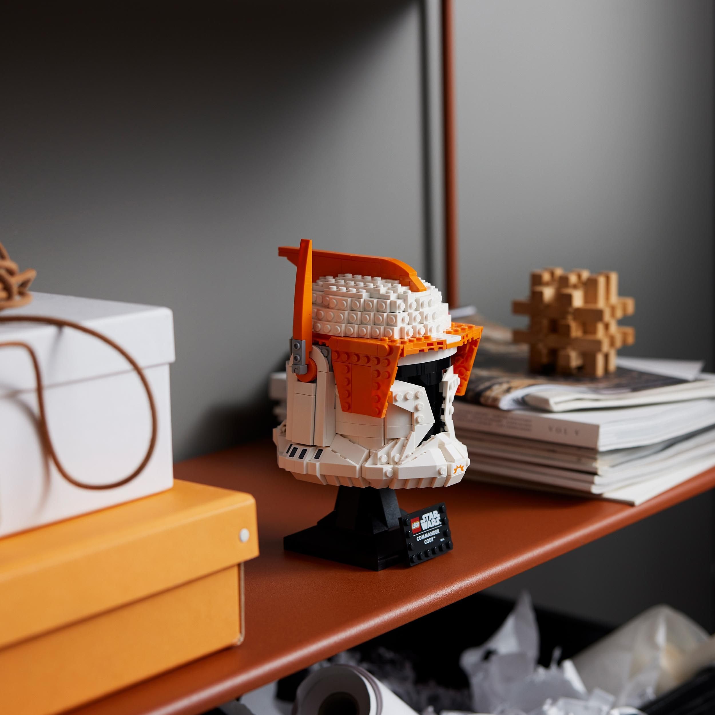LEGO Star Wars Casco del Comandante Clon Cody, Manualidades para Adultos, Película Las Guerras Clon, Regalo Coleccionable, Decoración para Casa 75350