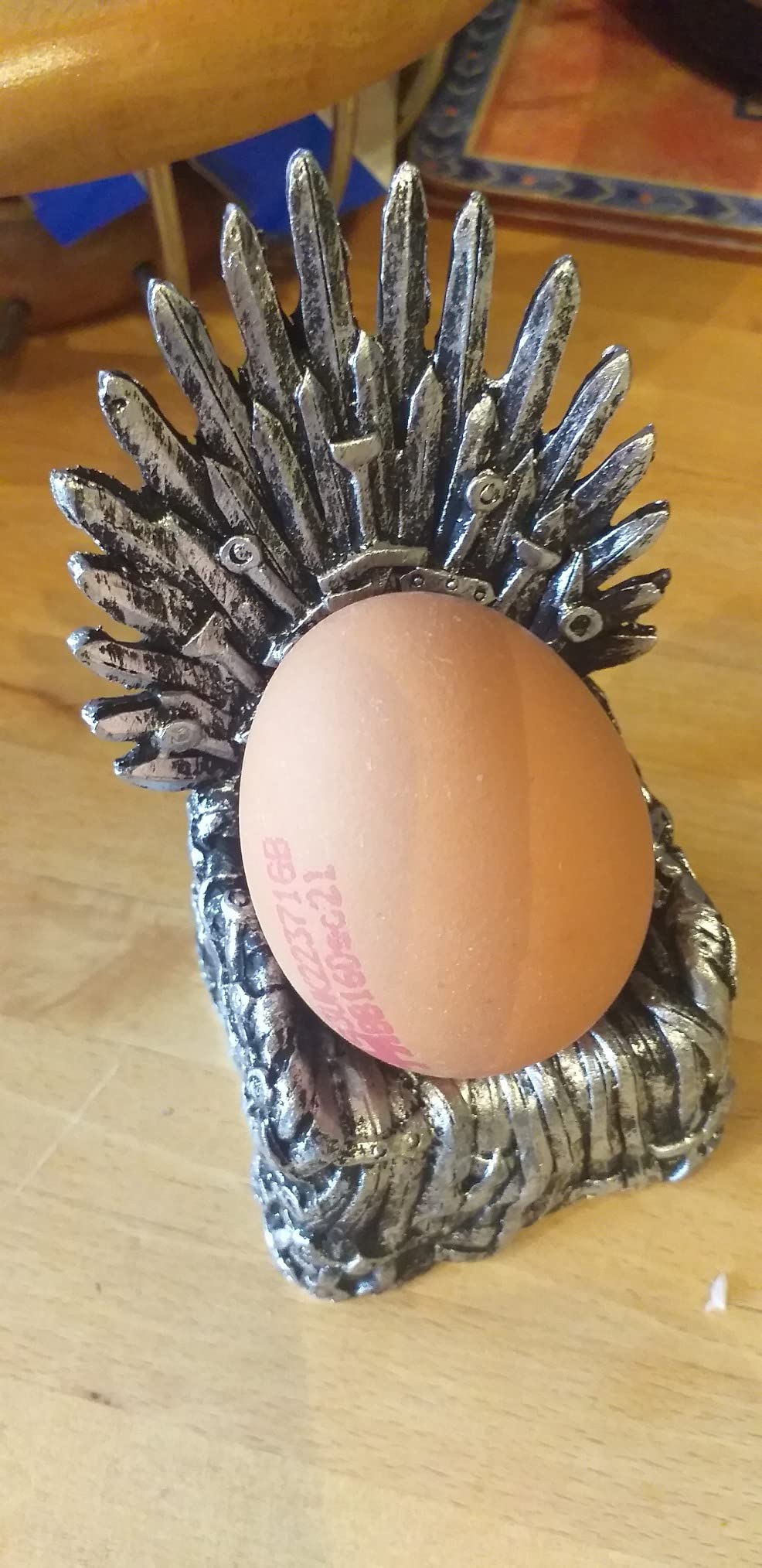 Marco Paul Thrones Eihouder IJzer Fauteuil Replica Nieuw Grappig