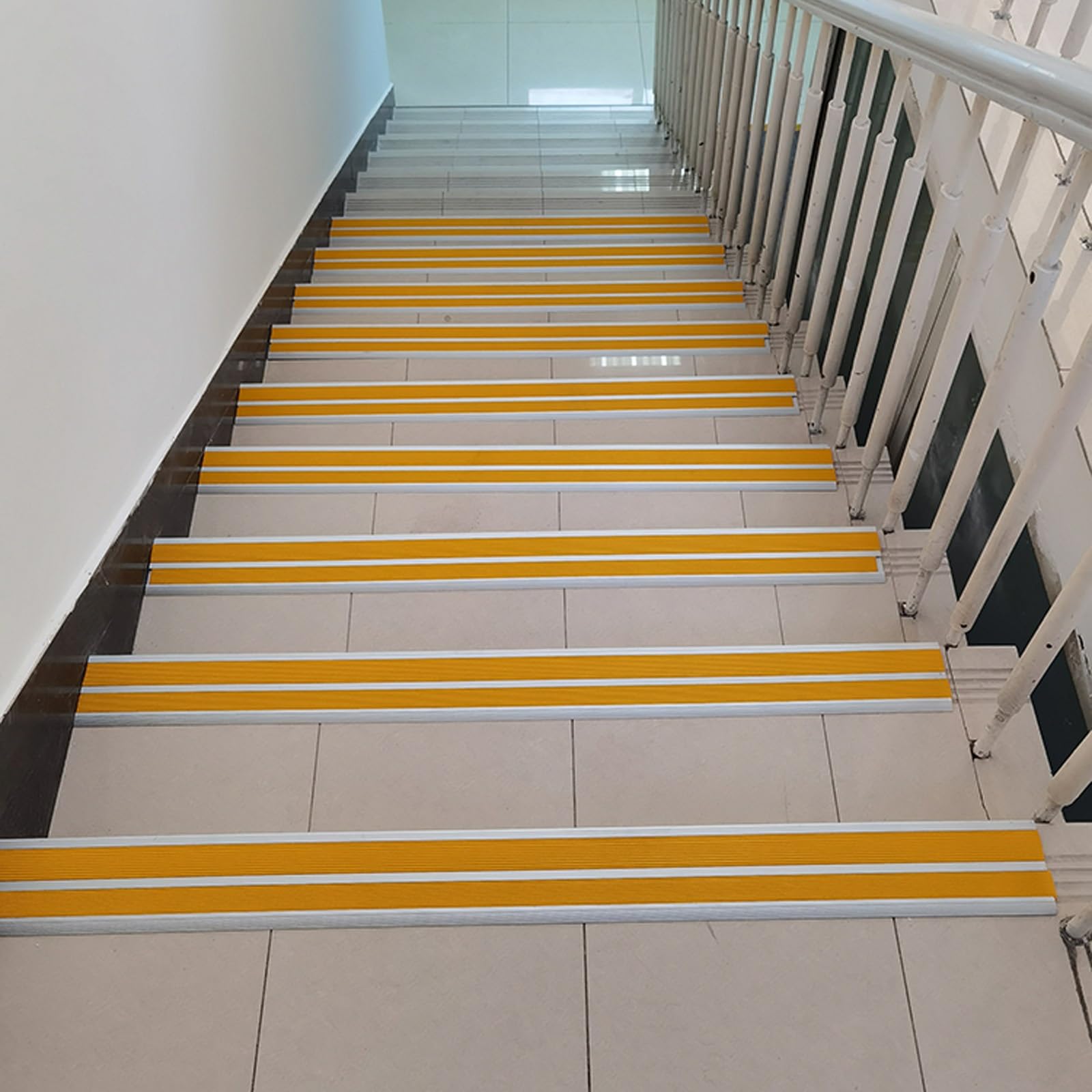 Tira Del Piso Tira Impermeable, Aluminio Tiras Antideslizantes Para Peldaños, Perfil Integral De Borde Escalonado En Forma De L, Doble Antideslizante, Apto para Escaleras Interiores Y Exteriores ( Col