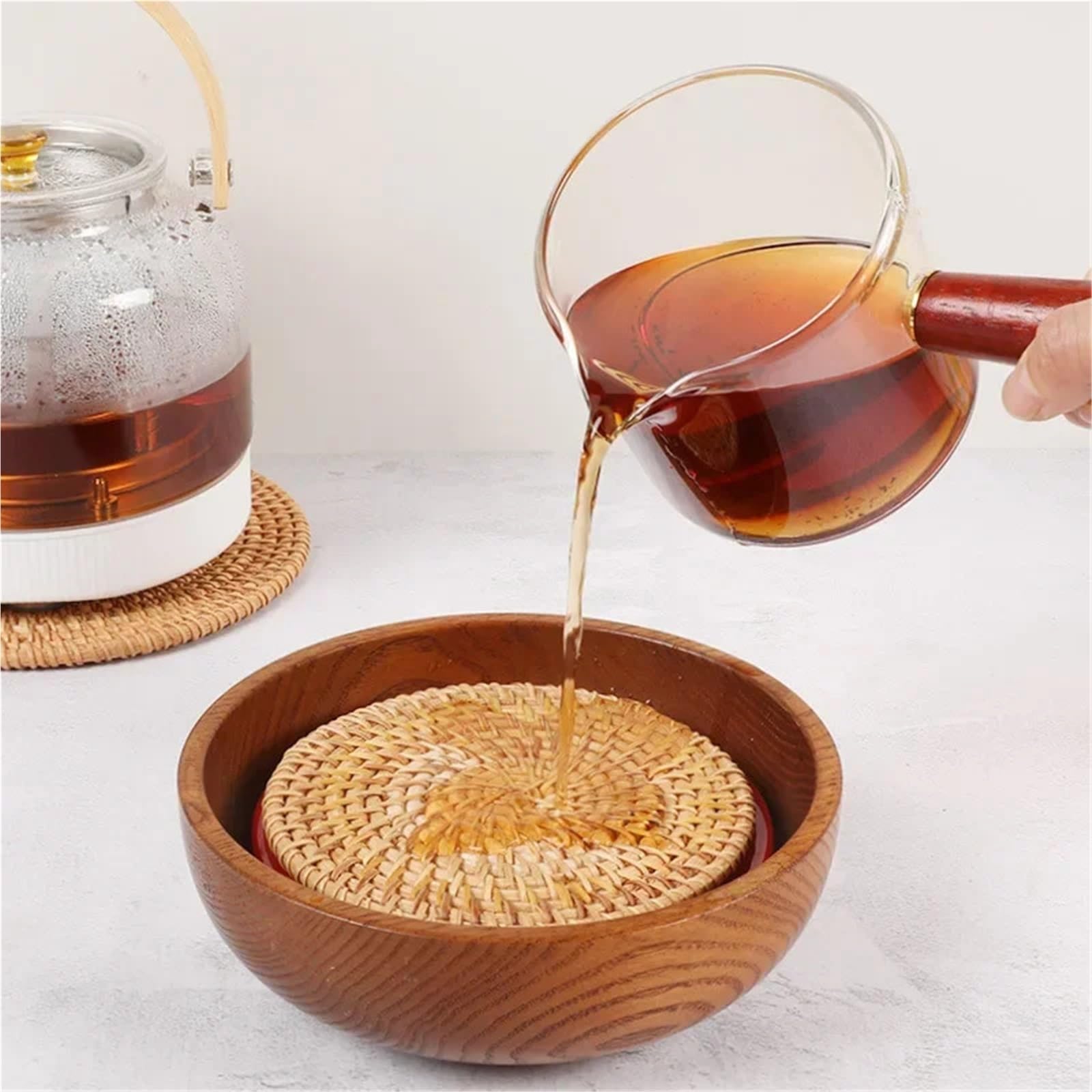 1 Set (6 Stück) handgewebter Rattan-Untersetzer Für Tisch | Runde Hot Pads aus Korbgeflecht, hitzebeständige Topflappen for Teekannen, Pfannen und Tischschutz