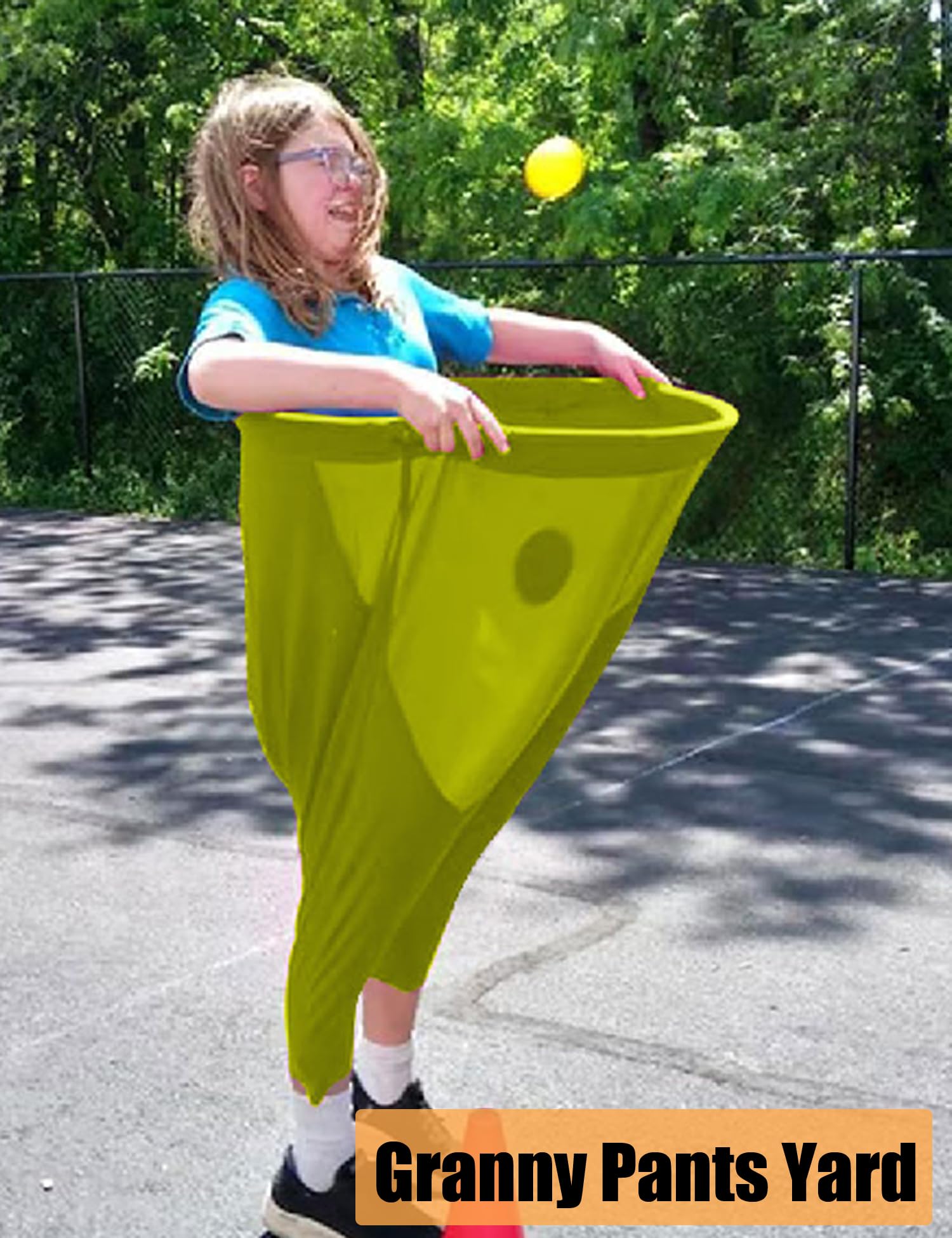 Granny Pants - Set da gioco da giardino, 4 pezzi, gioco gigante per feste all'aperto con 16 palline rimbalzanti e 4 coni di segnalazione, divertente riunione di famiglia e gioco da cortile per adulti