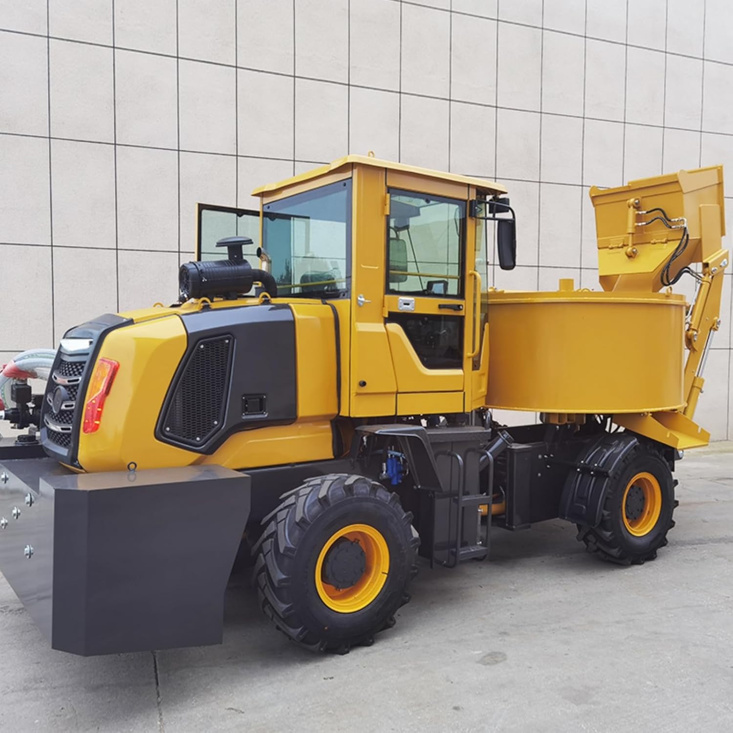 Self Loading Cement Mixing Truck for On Demand Concrete Production, Multi Function Feeding Mixing and Unloading for Jobsite Efficiency