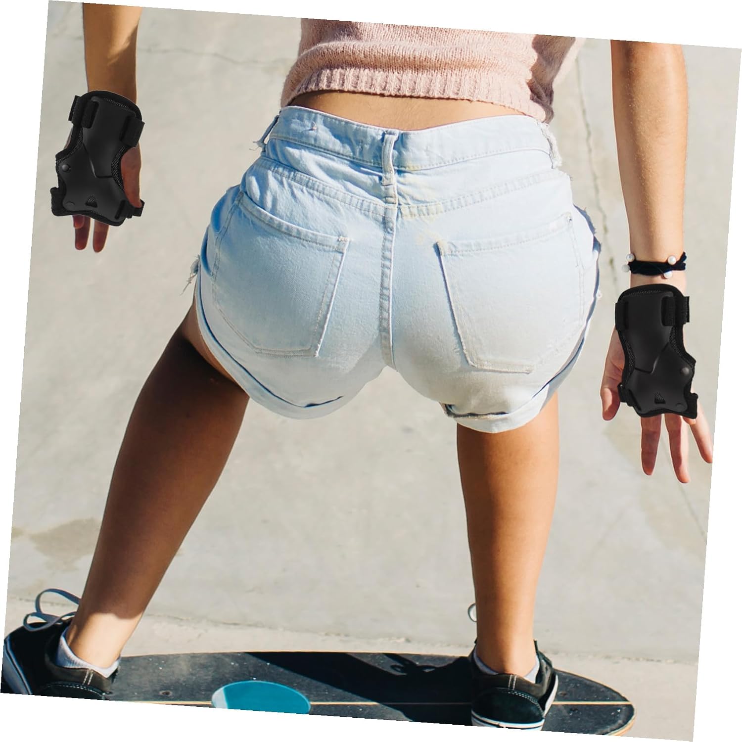 Adult Wrist Guards for Skating and Roller Skating Medium Size Unisex Protective Wrist Support for Snowboarding and Skateboarding for Women and Youth