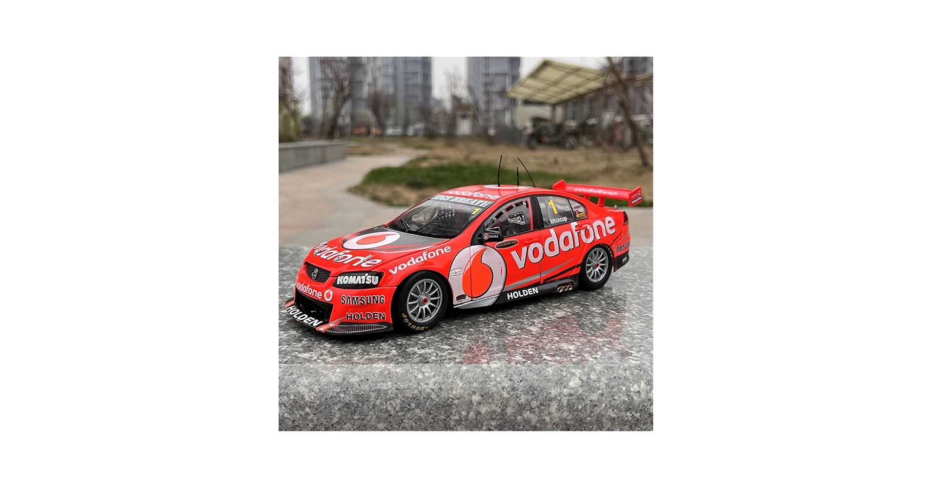 Amazon.co.jp: ミニカー スケールモデルカー 1:18 ホールデン