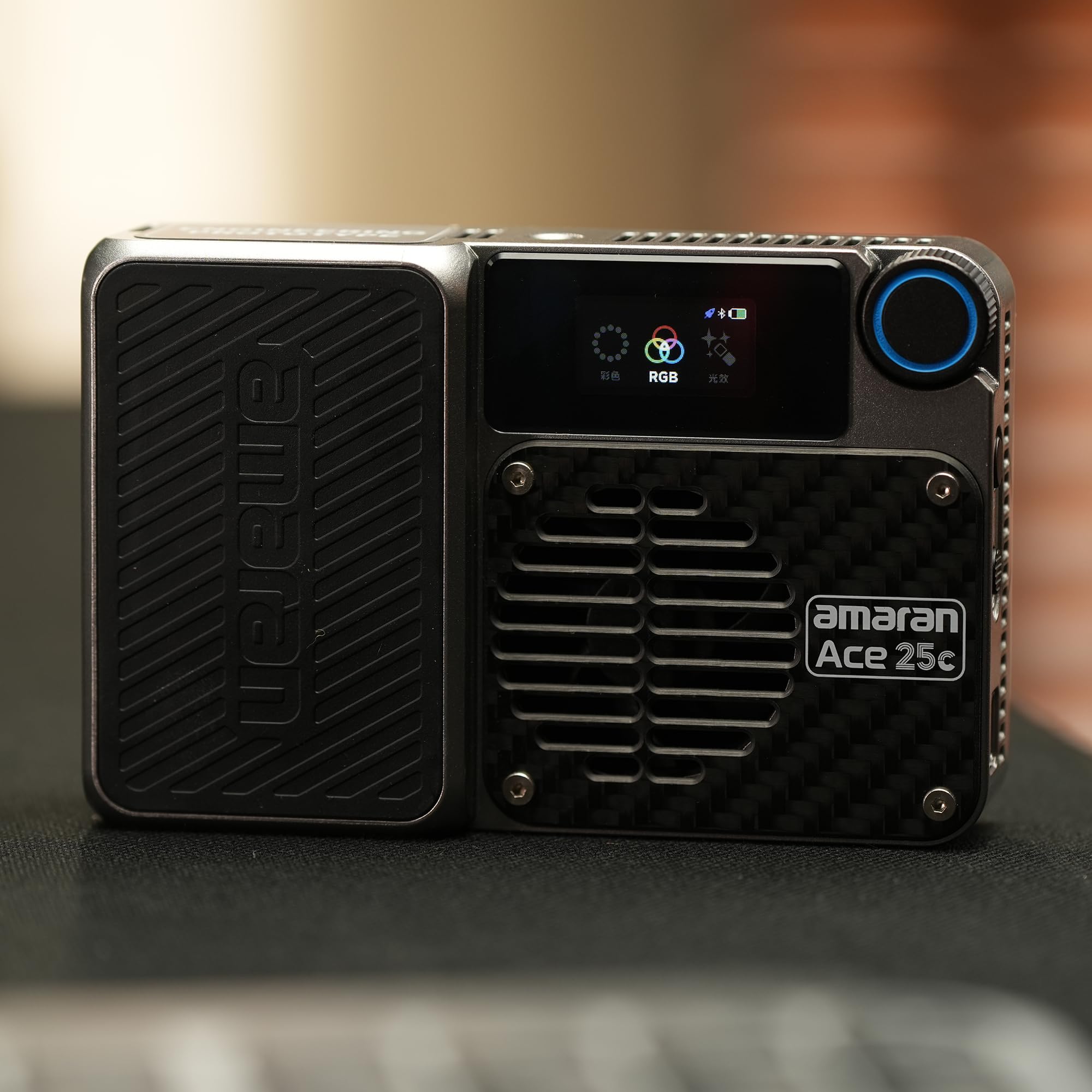 Aputure Amaran Ace 25c - Set di Illuminazione Video RGBWW a LED da 32 W a Colore Completo per Fotocamera, 2300 K-10000 K, Controllo Rapido tramite App (Antracite)